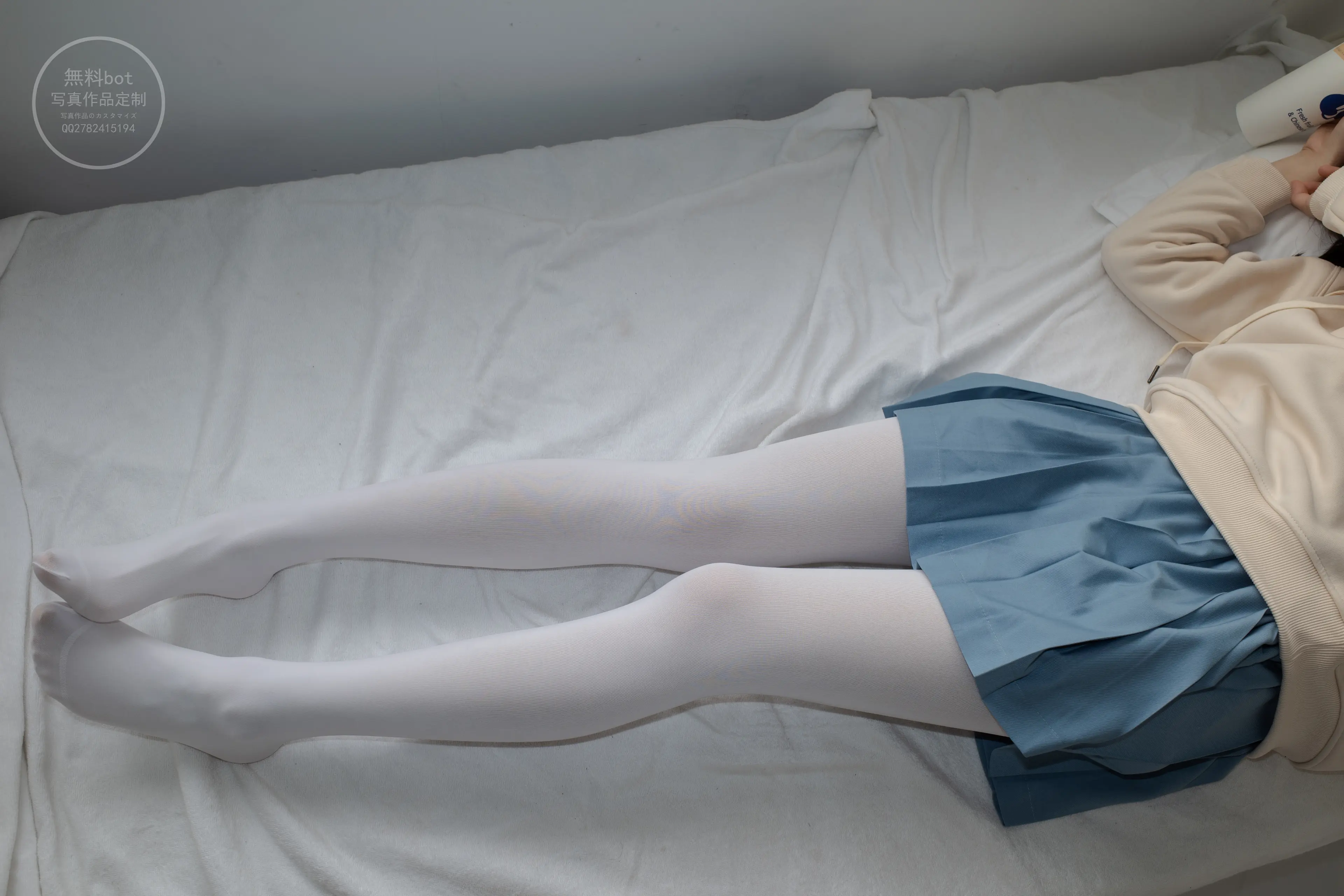 森萝财团 有料 小香 阴暗小房间里的白丝双马尾萝莉 [84P]