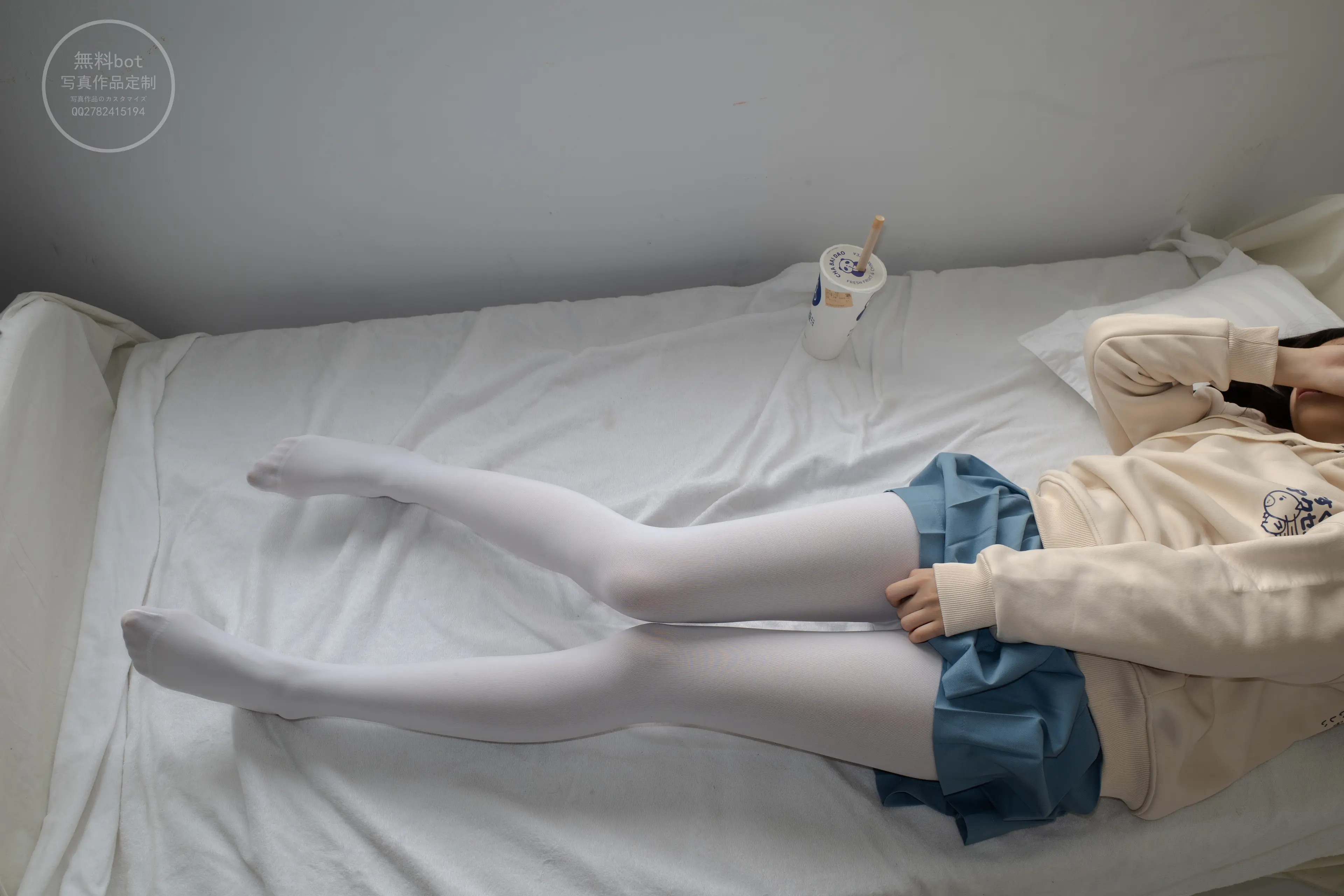 森萝财团 有料 小香 阴暗小房间里的白丝双马尾萝莉 [84P]