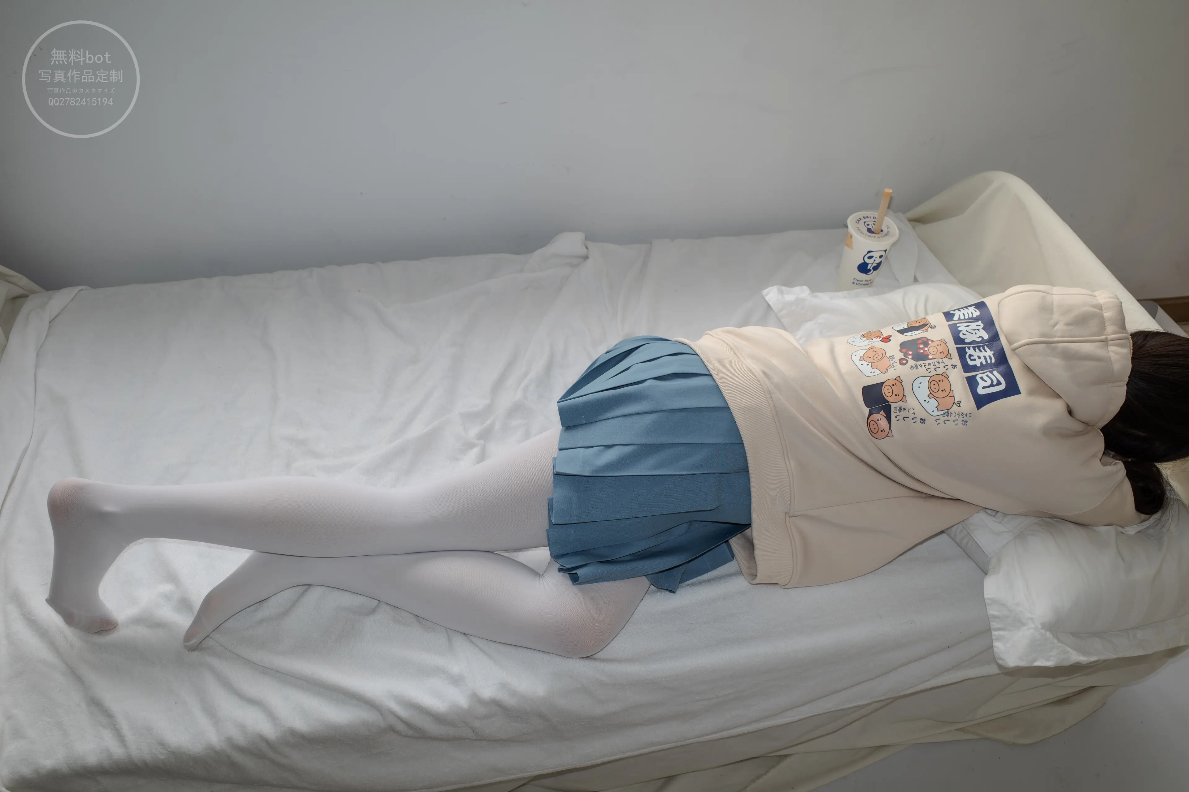 森萝财团 有料 小香 阴暗小房间里的白丝双马尾萝莉 [84P]