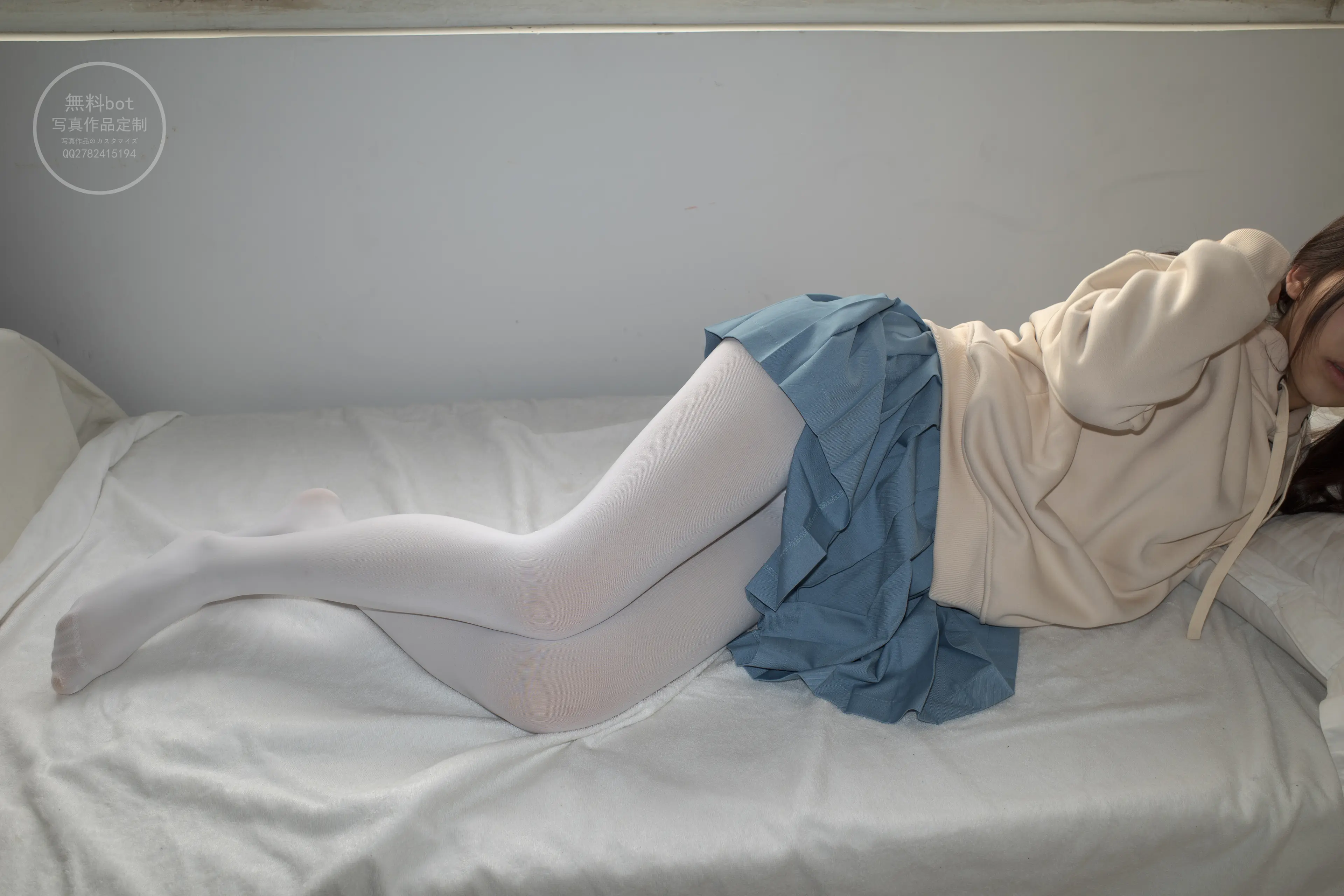 森萝财团 有料 小香 阴暗小房间里的白丝双马尾萝莉 [84P]