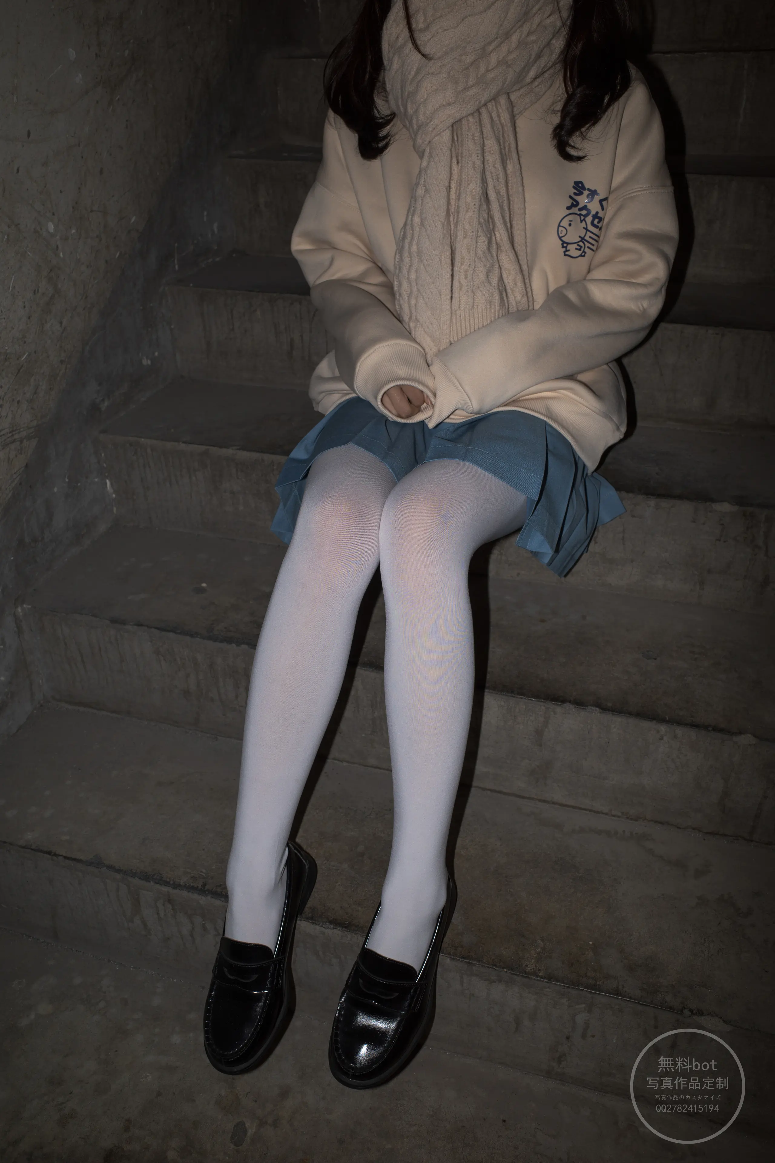 森萝财团 有料 小香 阴暗小房间里的白丝双马尾萝莉 [84P]