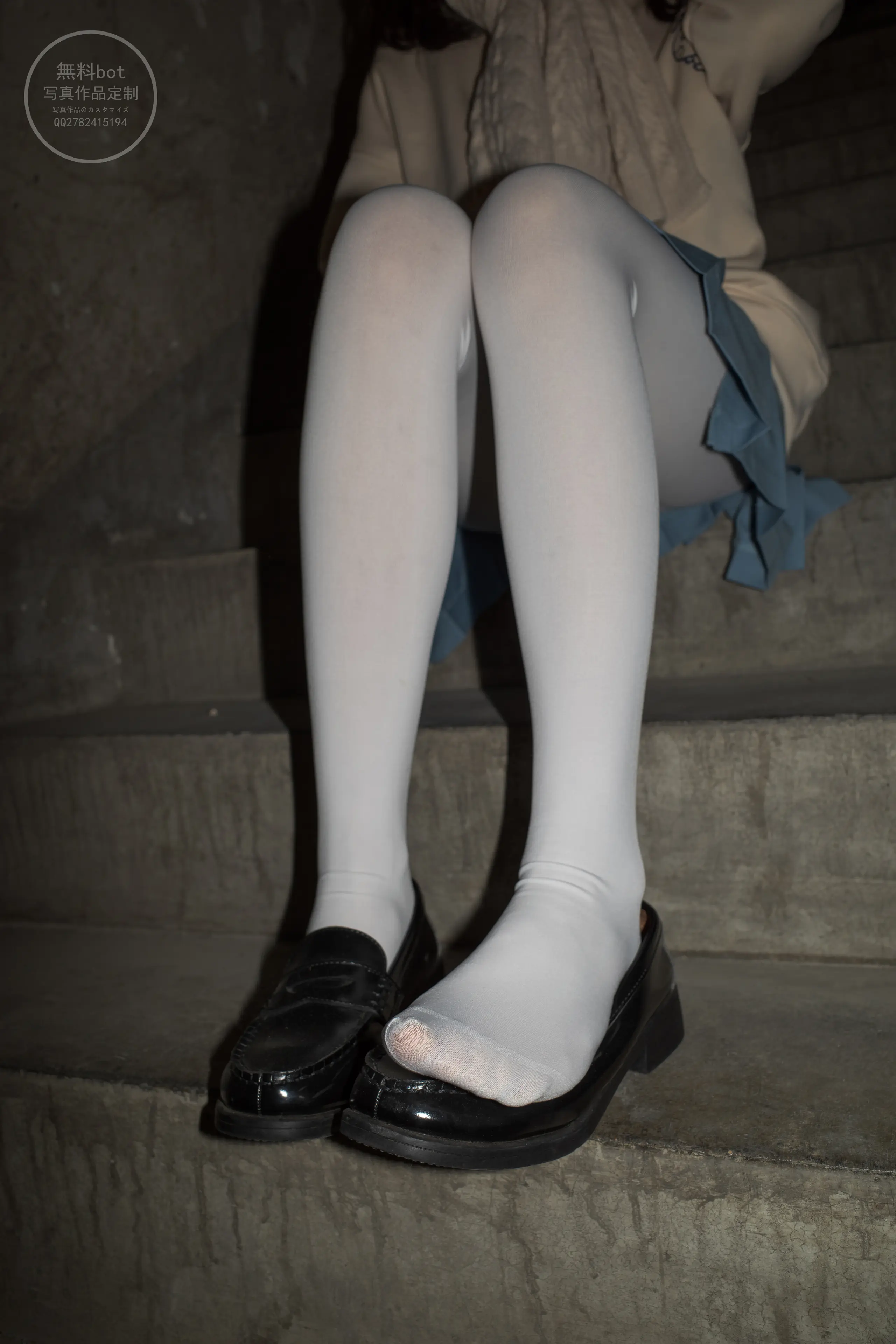 森萝财团 有料 小香 阴暗小房间里的白丝双马尾萝莉 [84P]