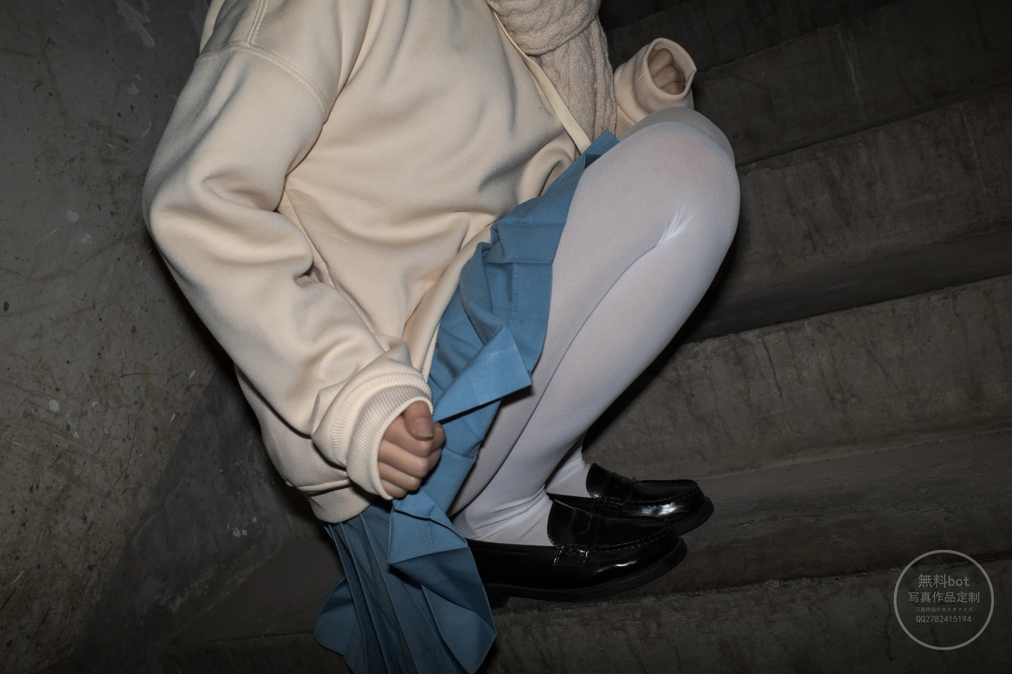 森萝财团 有料 小香 阴暗小房间里的白丝双马尾萝莉 [84P]