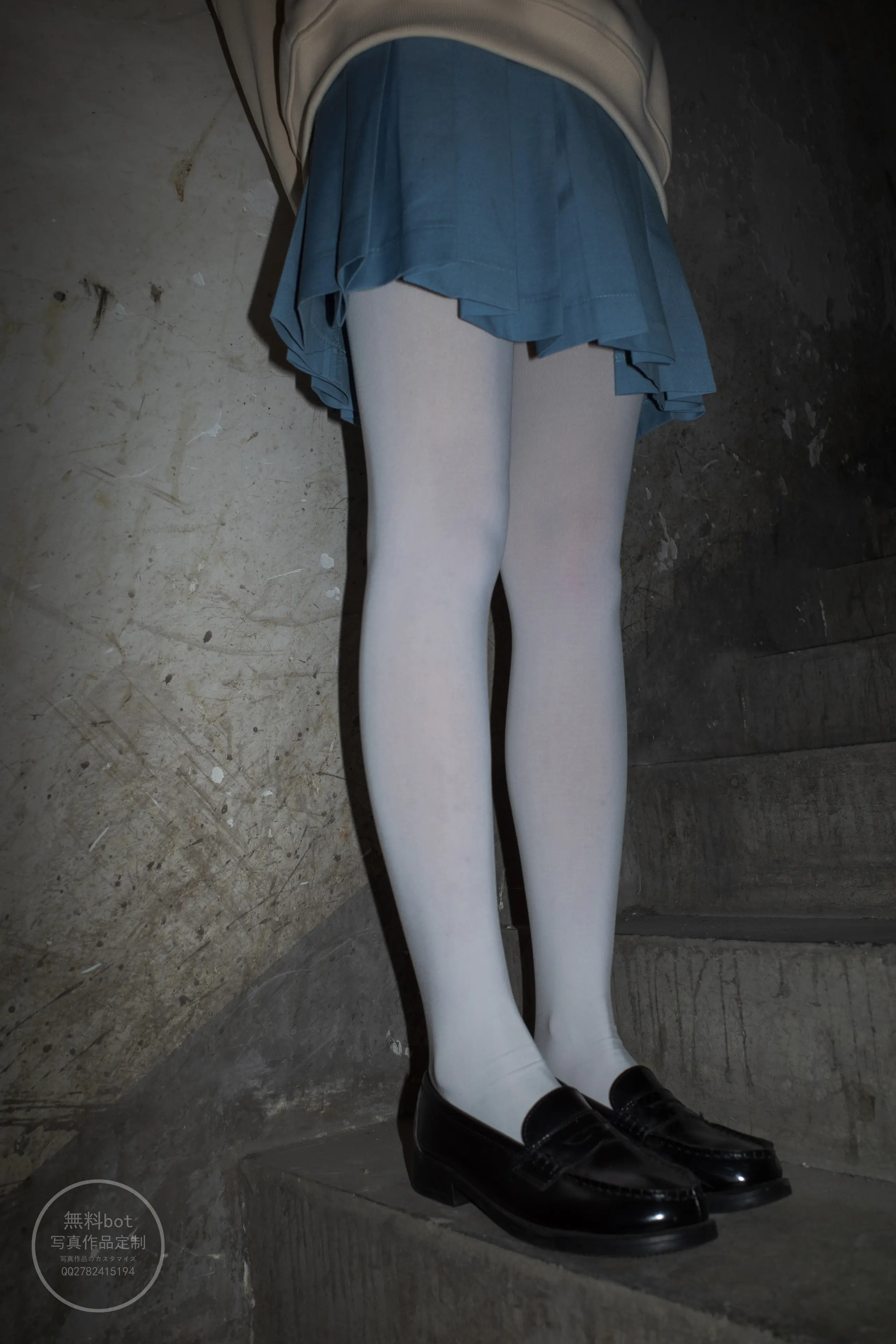 森萝财团 有料 小香 阴暗小房间里的白丝双马尾萝莉 [84P]