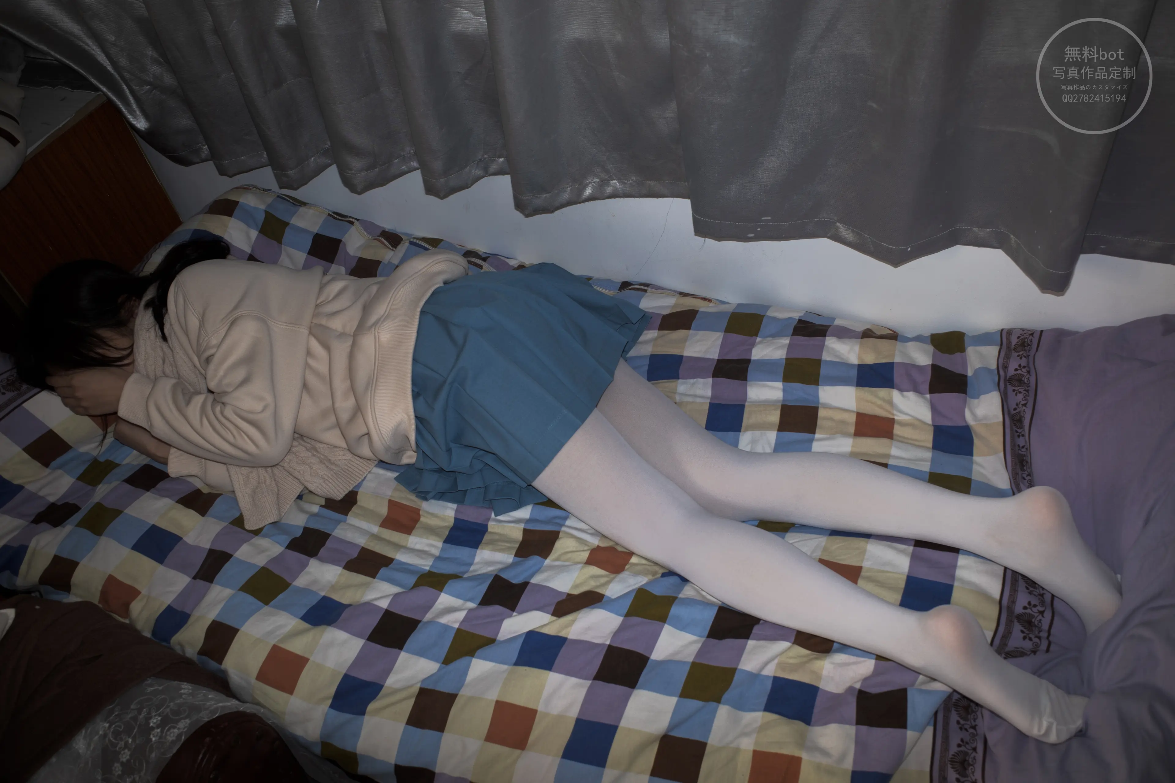 森萝财团 有料 小香 阴暗小房间里的白丝双马尾萝莉 [84P]