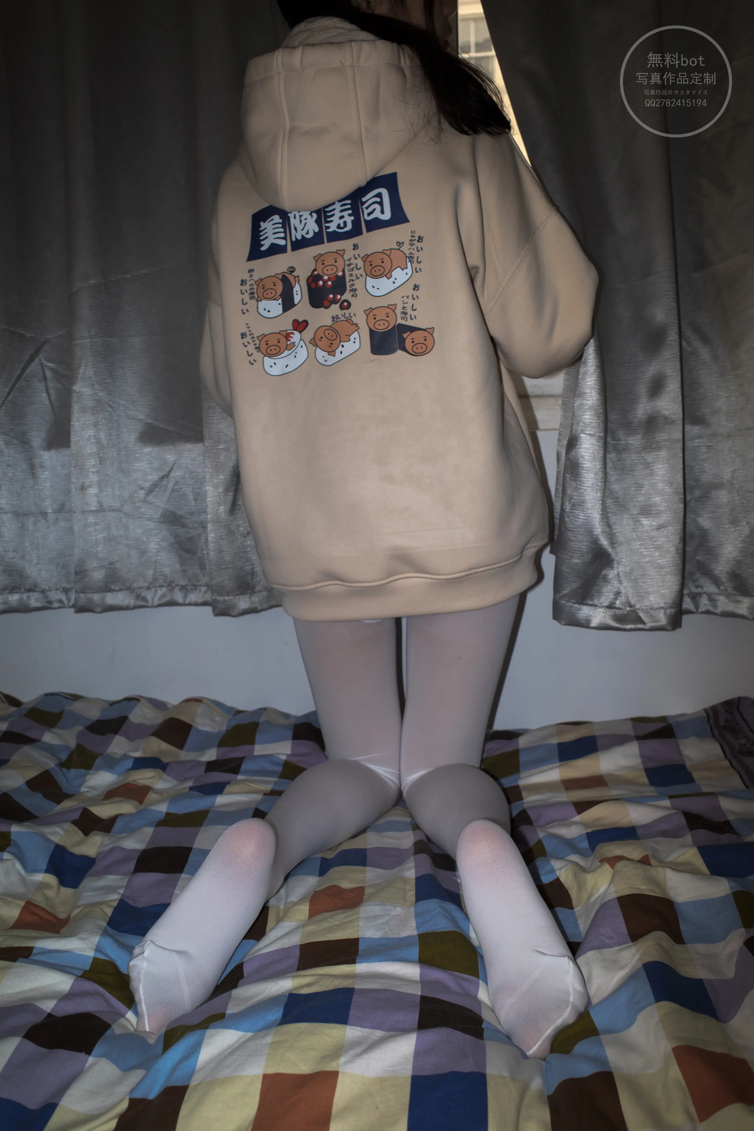 森萝财团 有料 小香 阴暗小房间里的白丝双马尾萝莉 [84P]