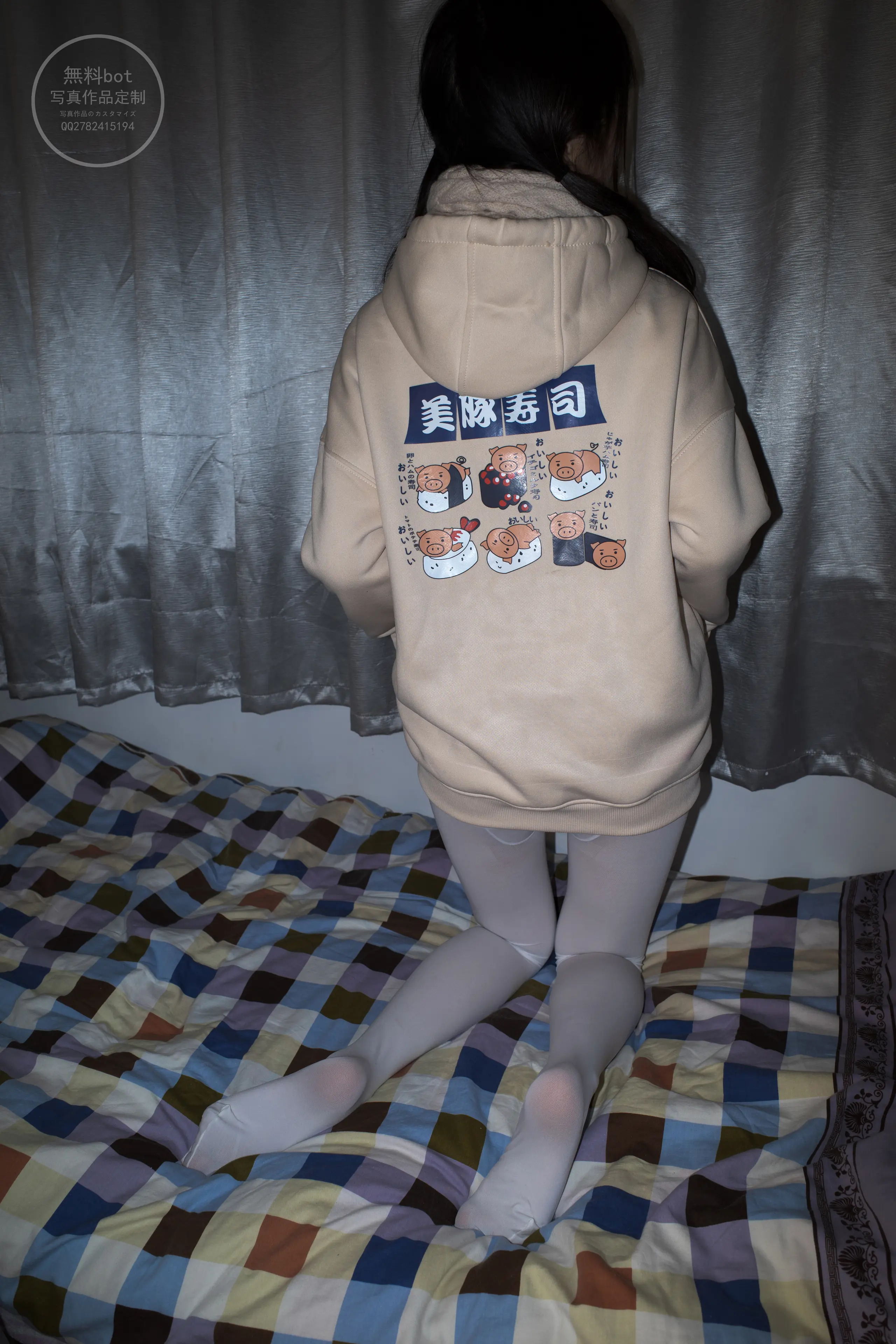 森萝财团 有料 小香 阴暗小房间里的白丝双马尾萝莉 [84P]