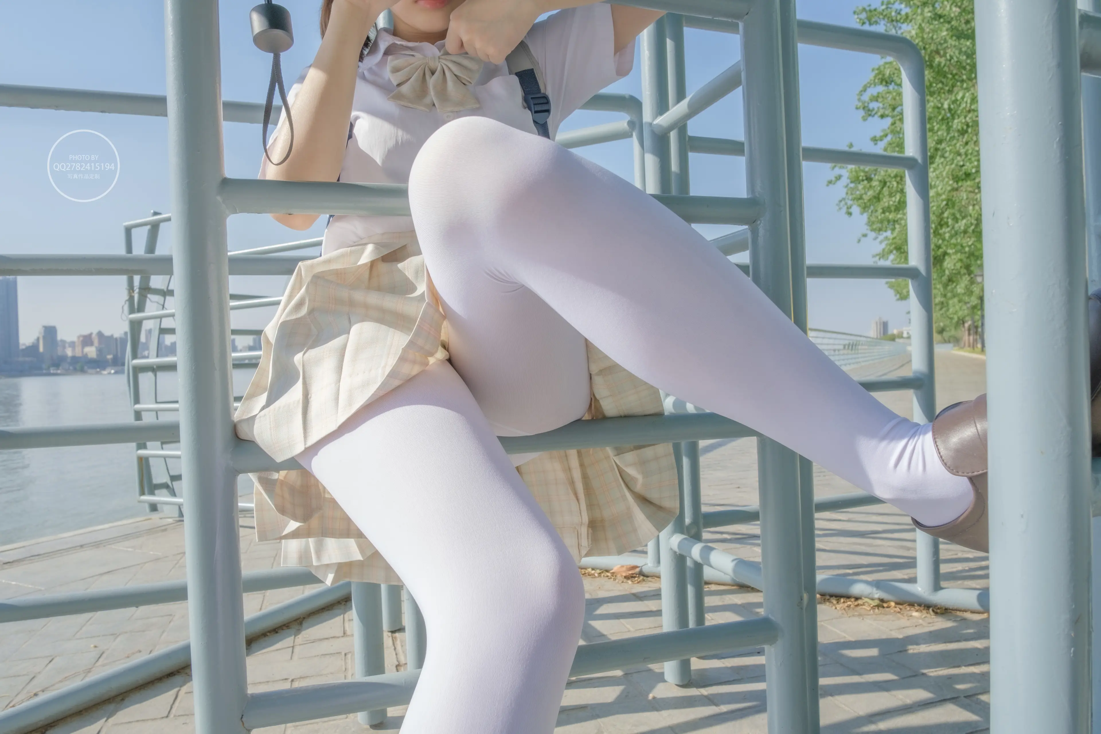 森萝财团 有料 海边JK制服白丝 [95P]