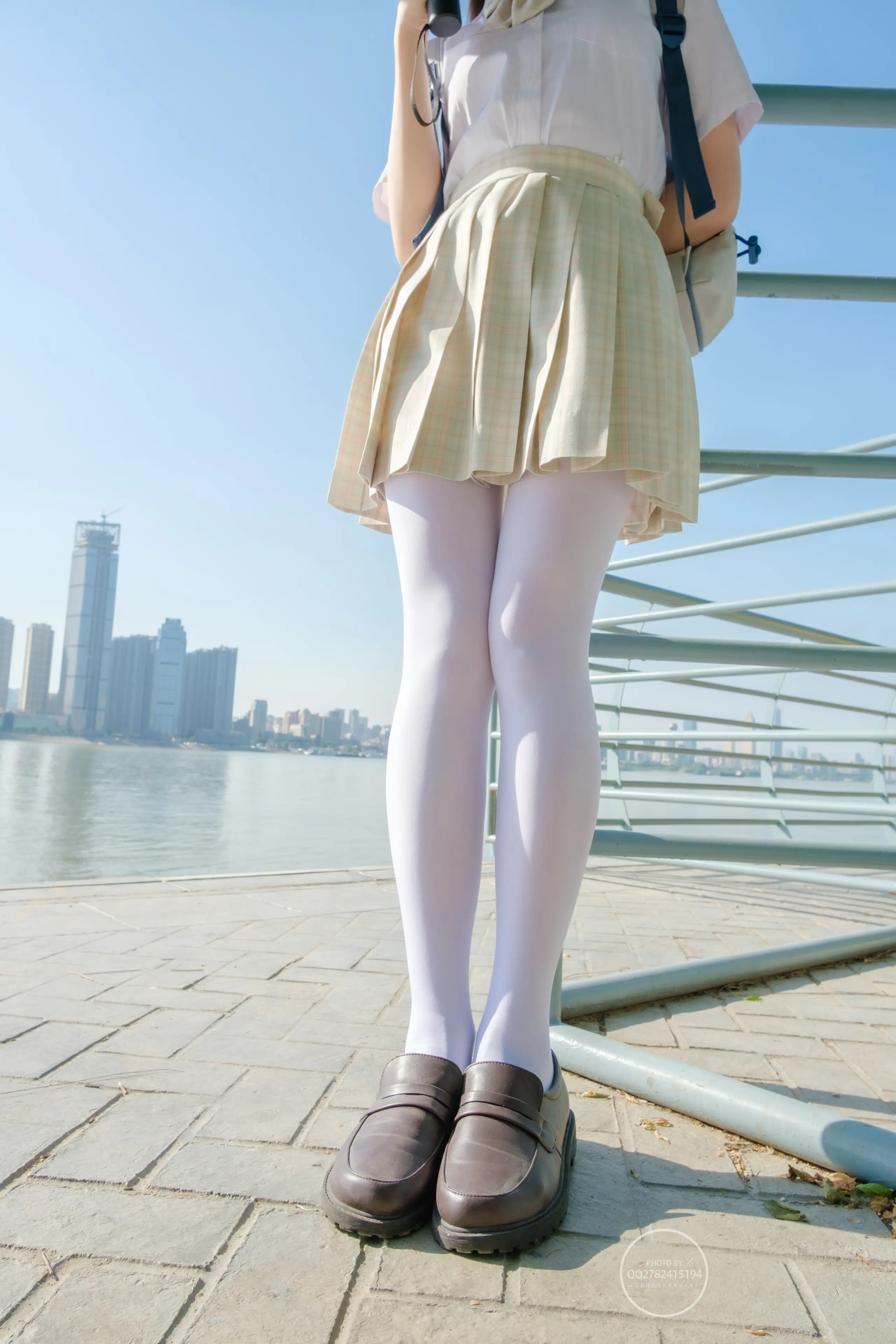 森萝财团 有料 海边JK制服白丝 [95P]