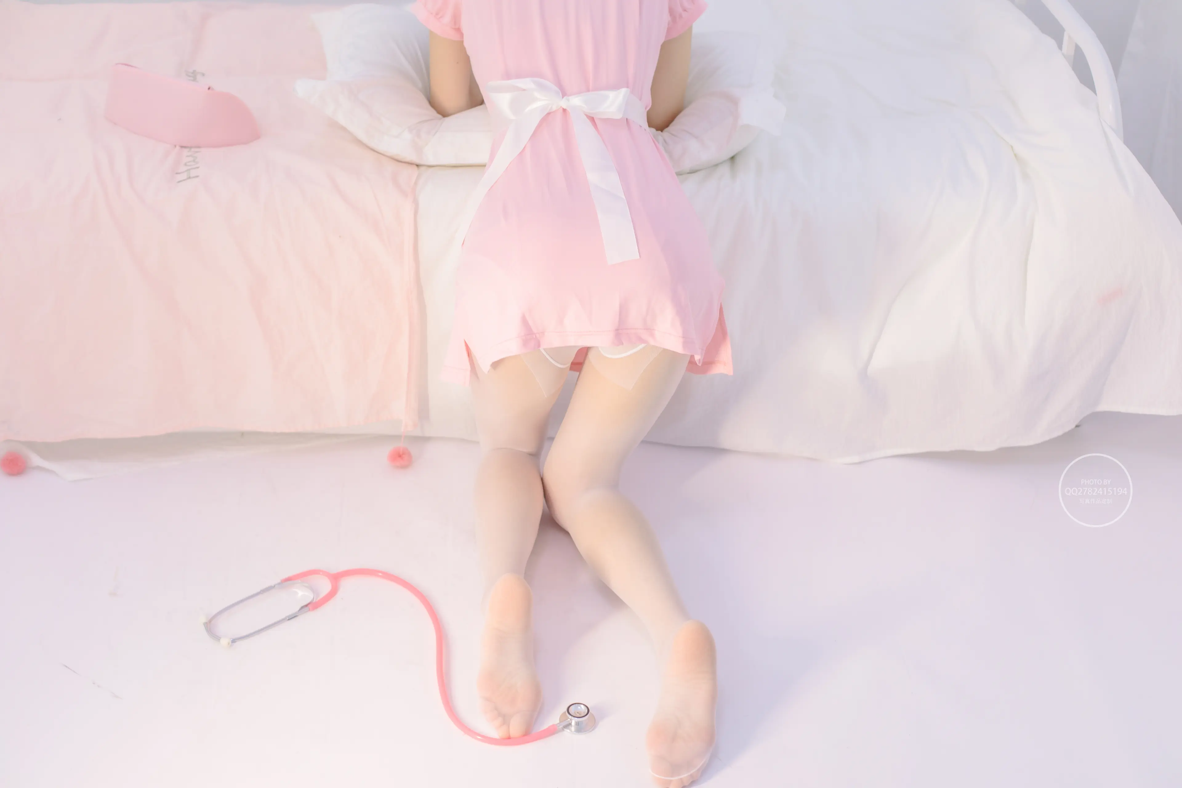 森萝财团 有料 粉嫩护士服白丝 [62P]