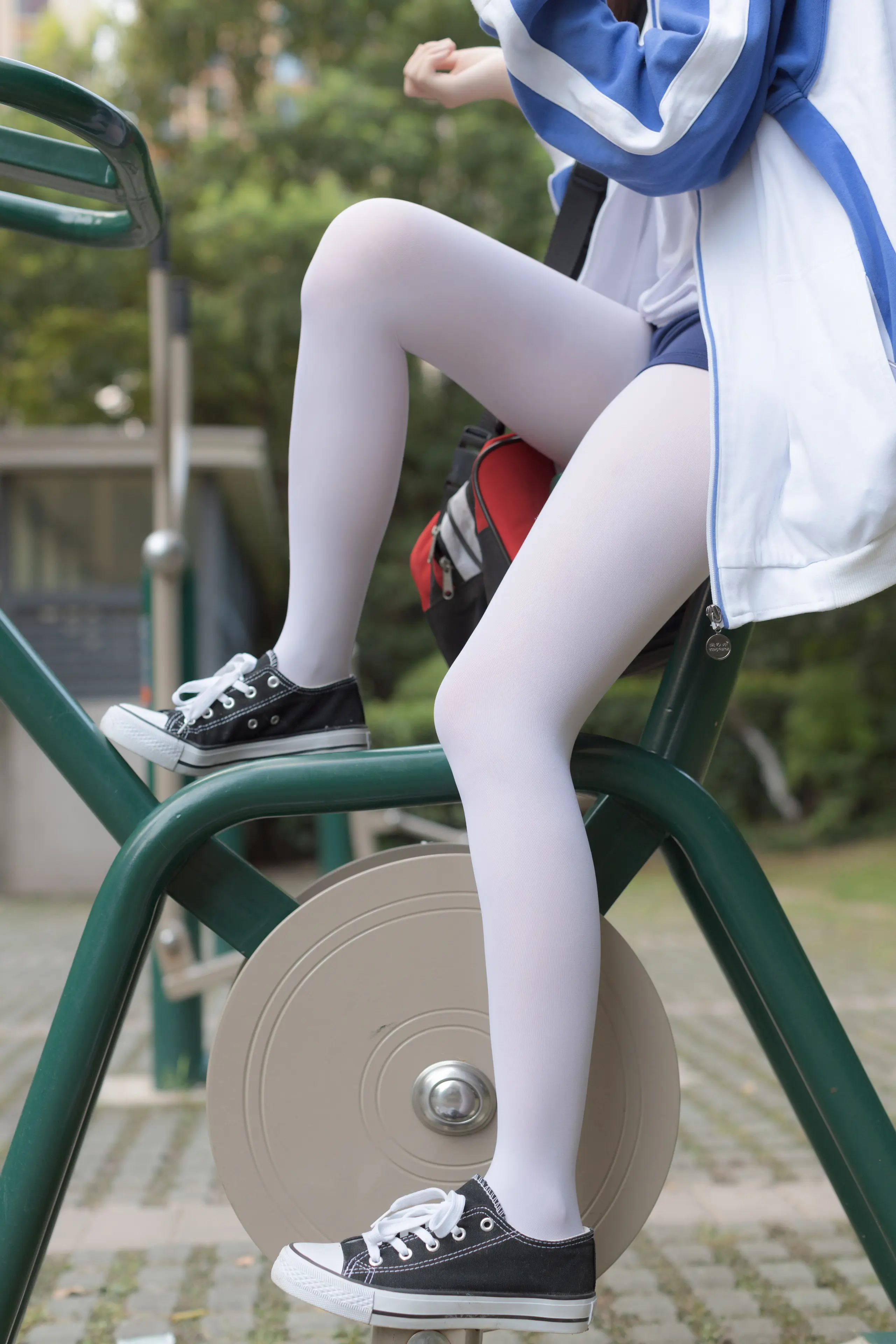 森萝财团 無料 健身少 [19P]