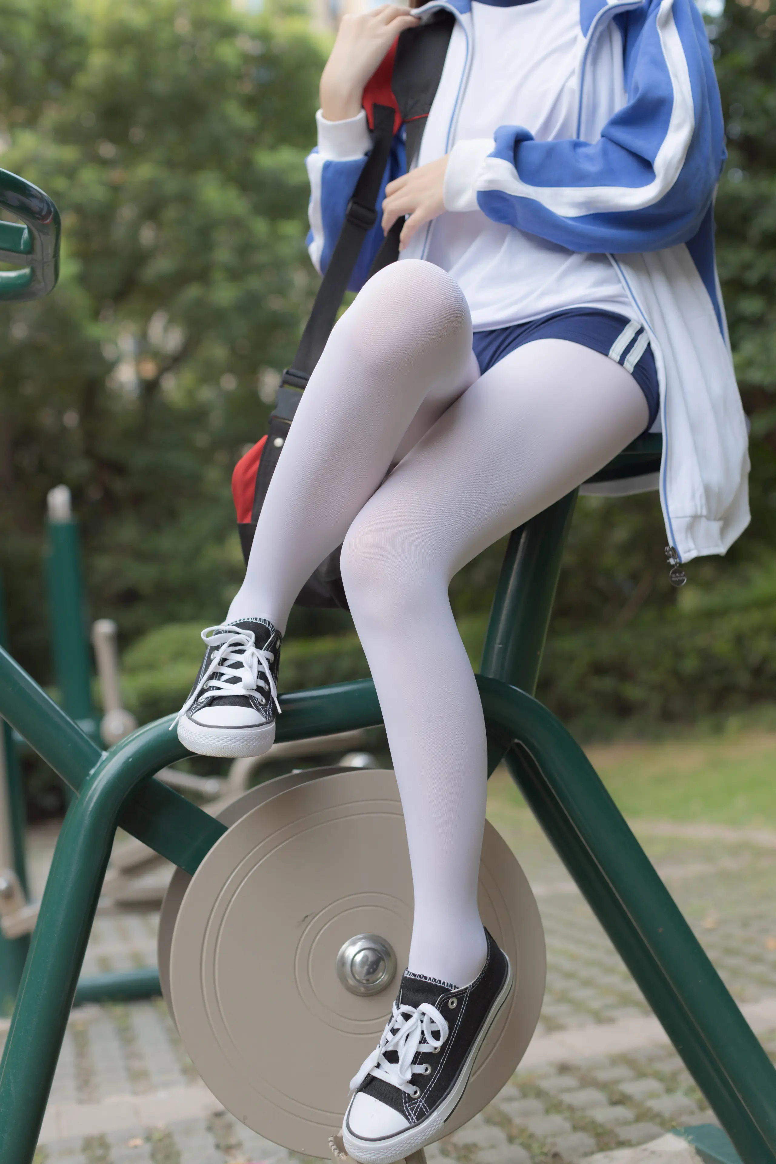 森萝财团 無料 健身少 [19P]