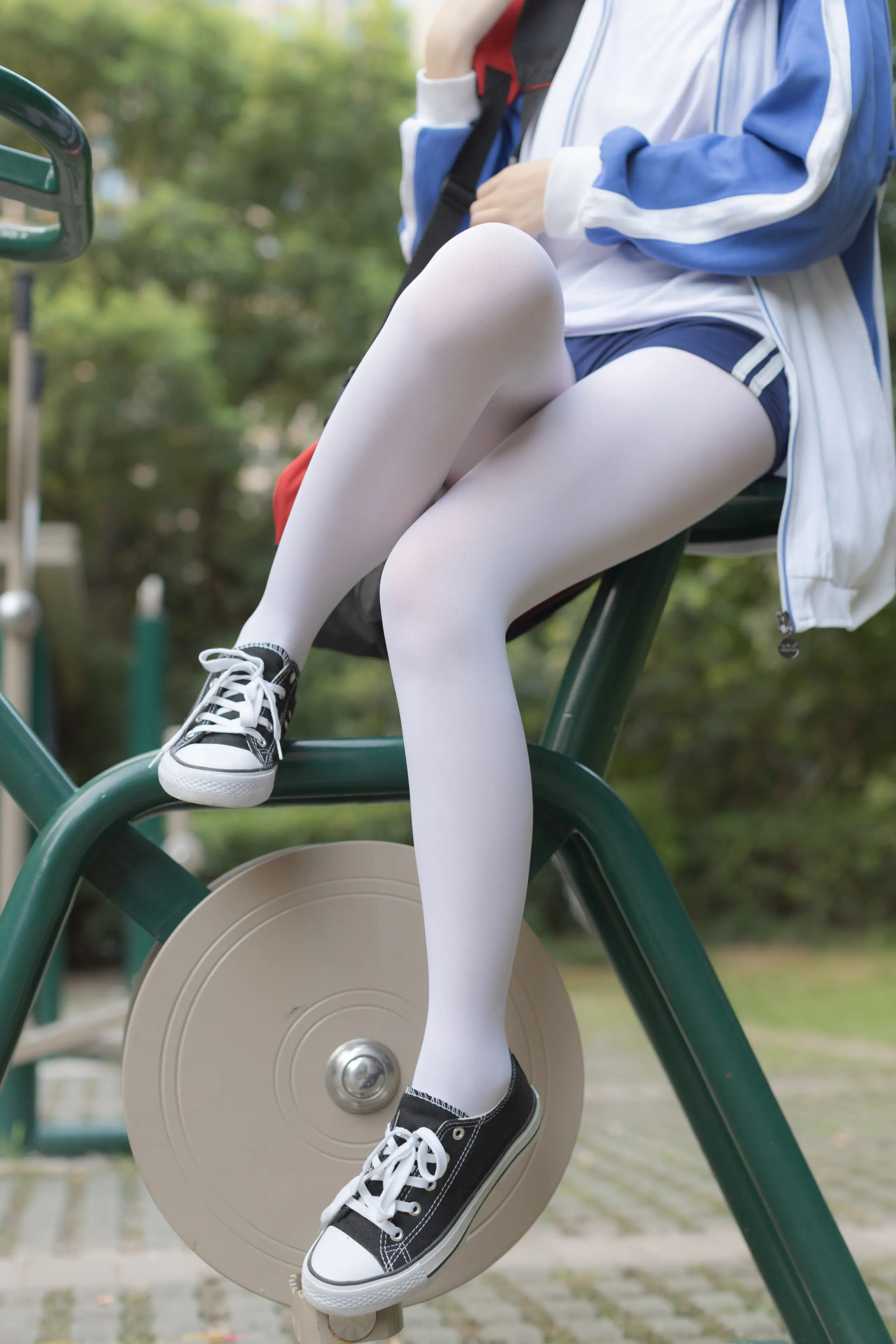 森萝财团 無料 健身少 [19P]