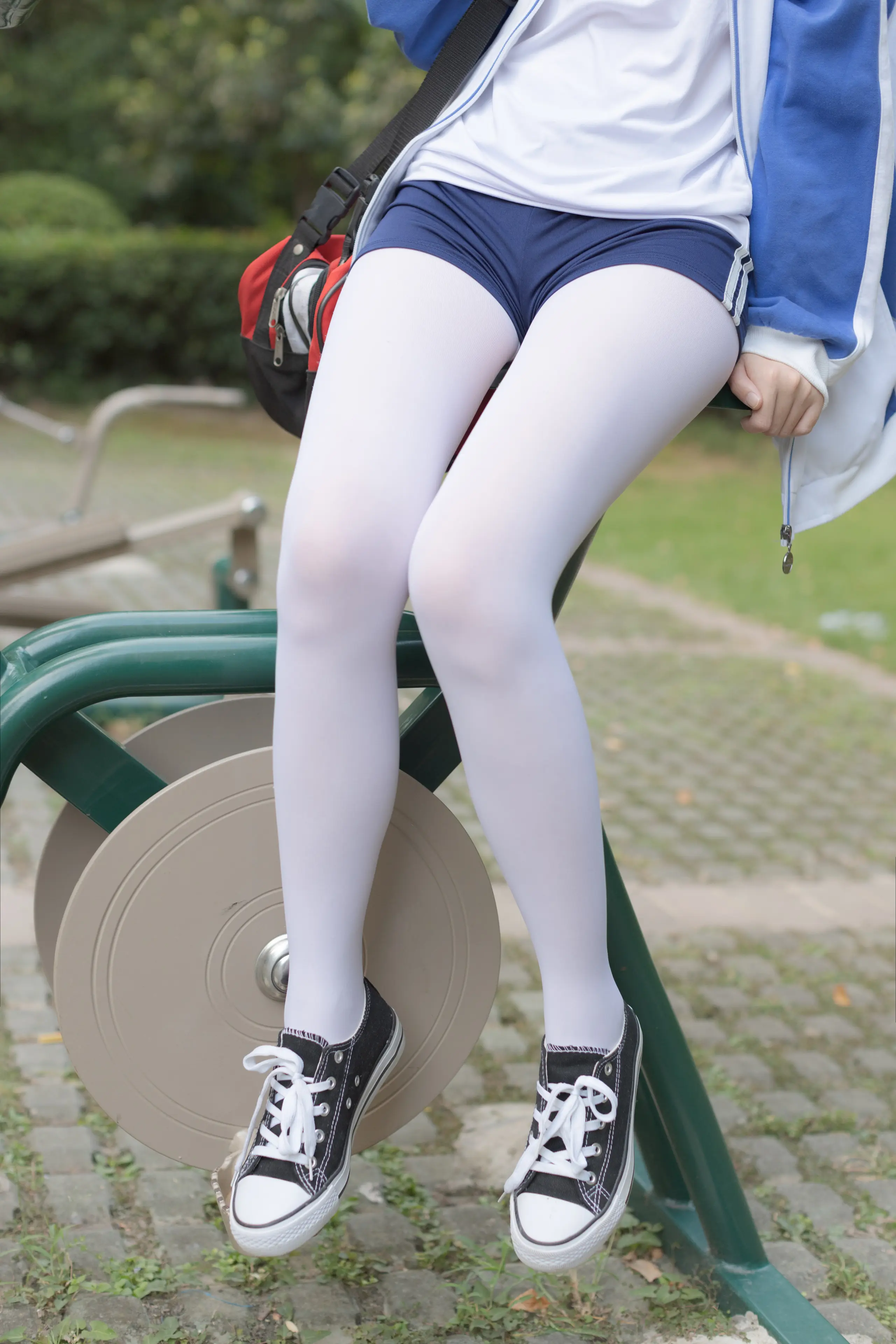 森萝财团 無料 健身少 [19P]