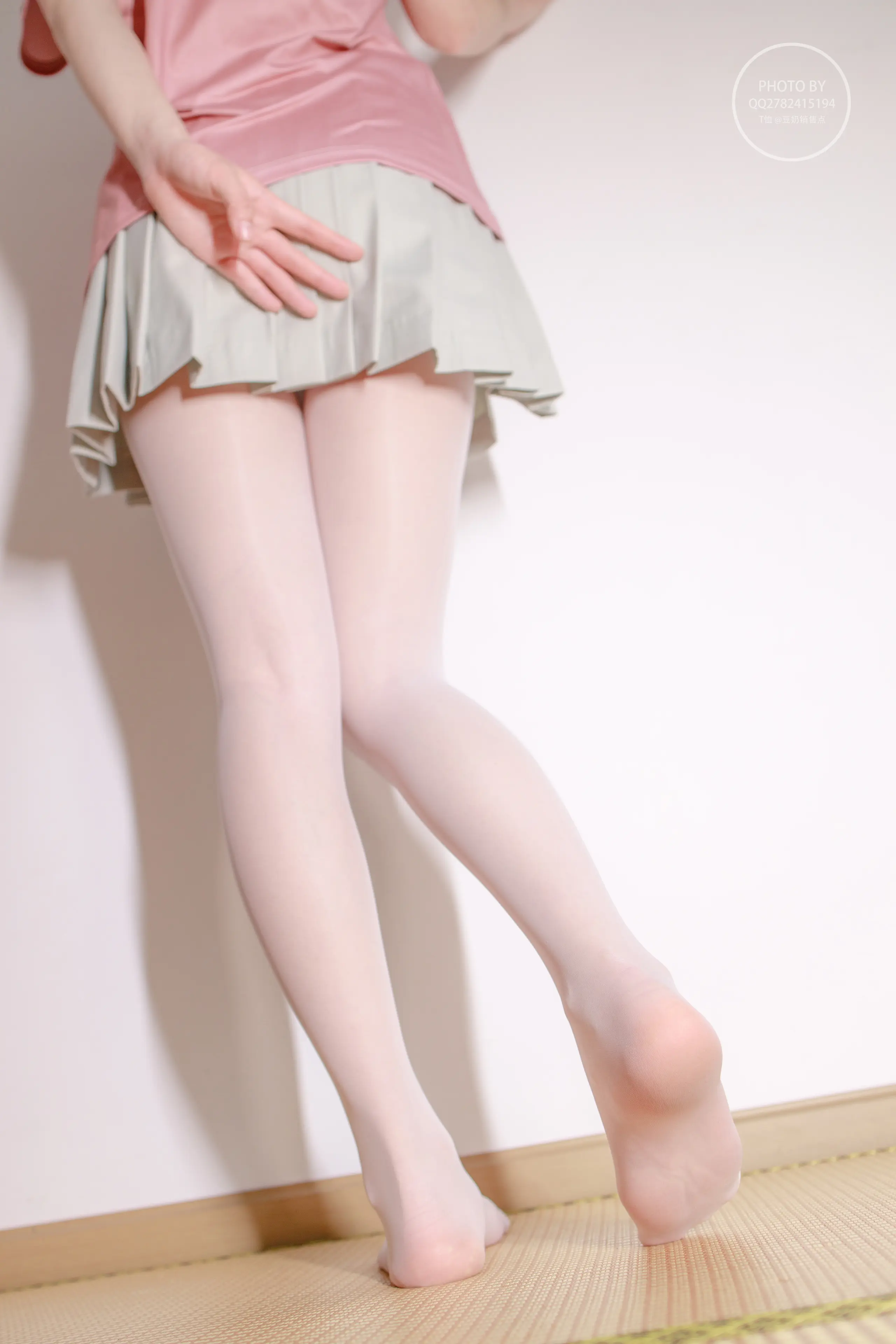 森萝财团 無料 凉席上的白丝美少 [40P]