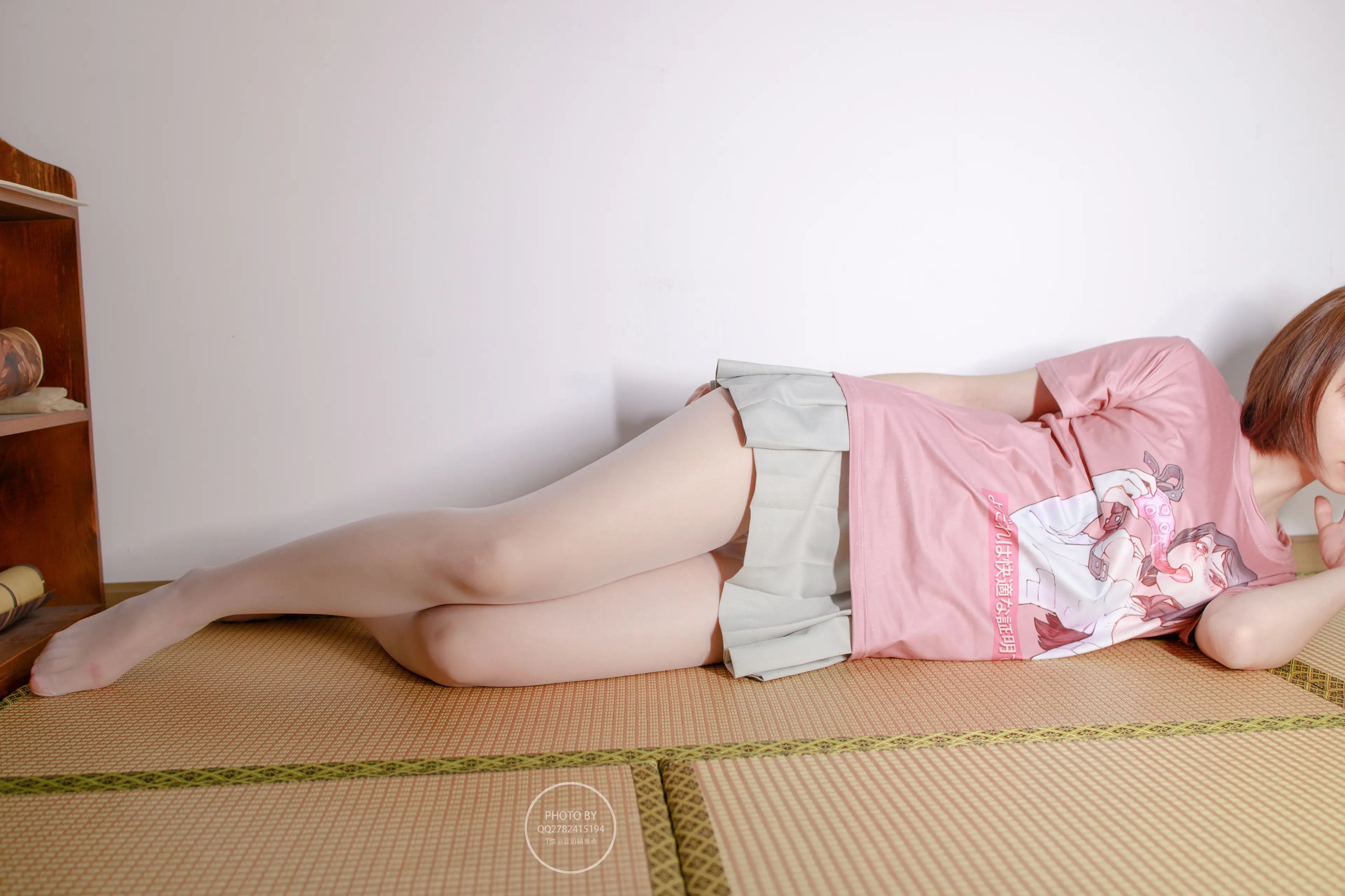 森萝财团 無料 凉席上的白丝美少 [40P]