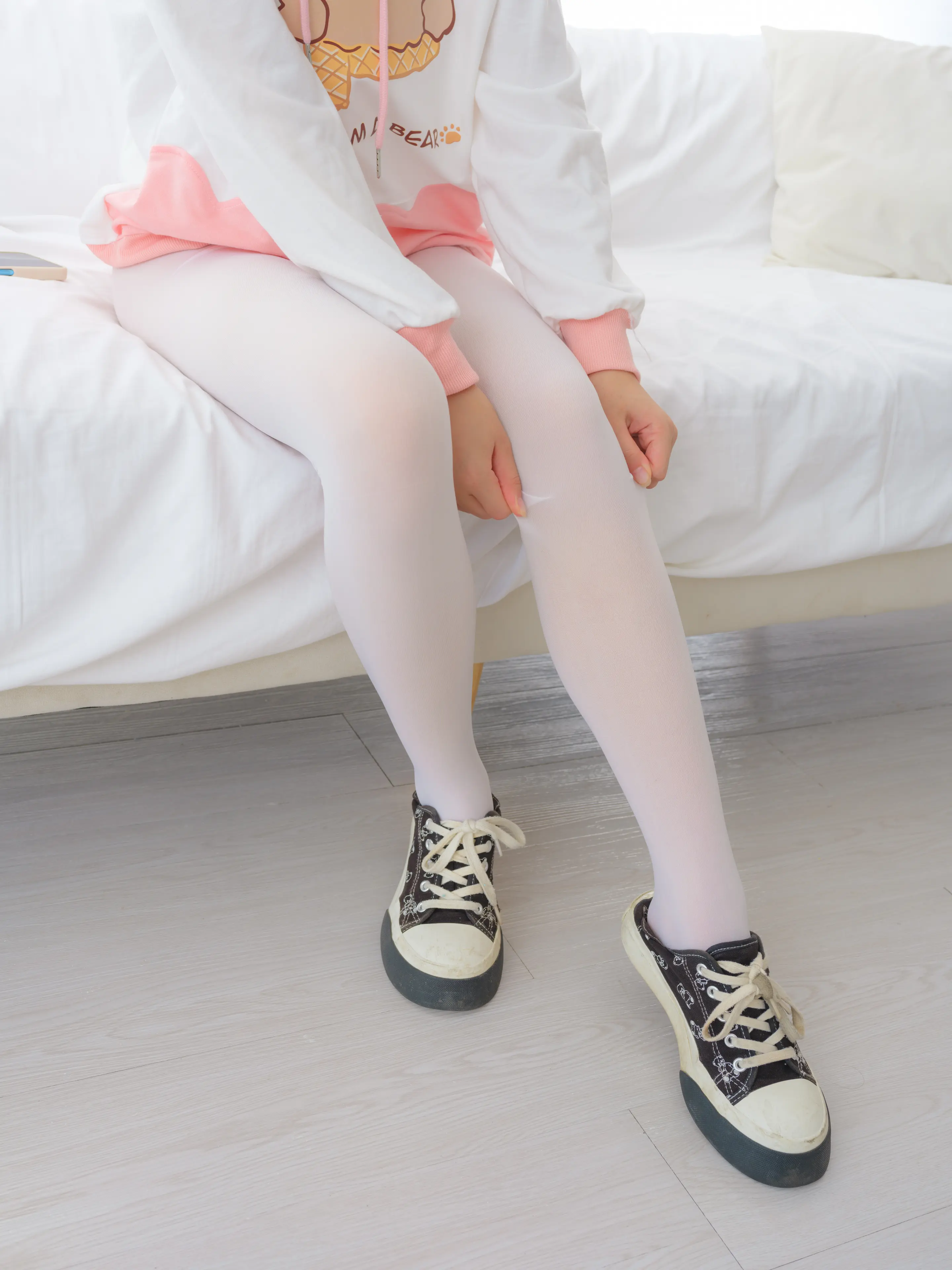 森萝财团 雨云 02E [144P]