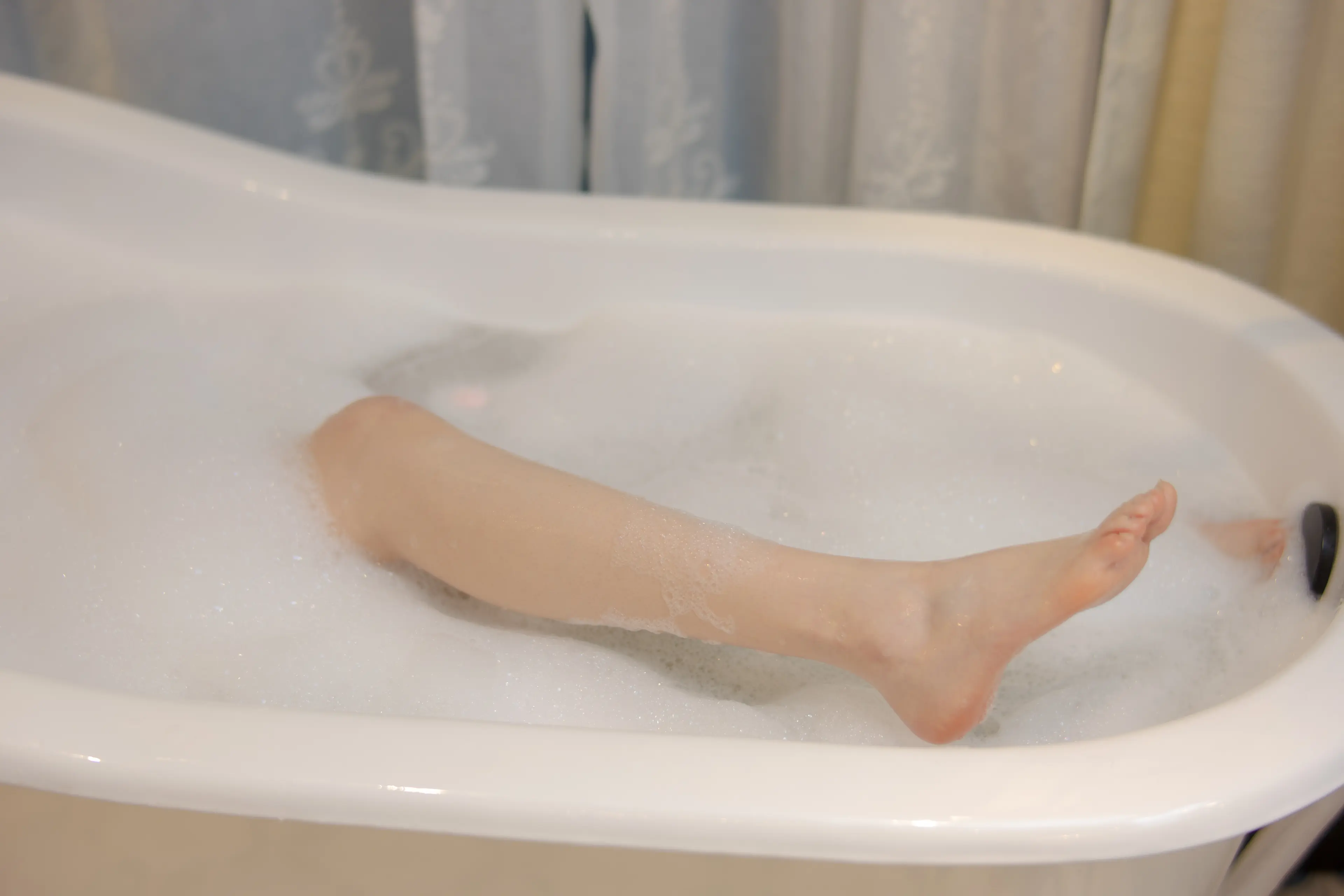 森萝财团 AIKA万元私定 浴缸少女 全裸泡泡浴 [158P]