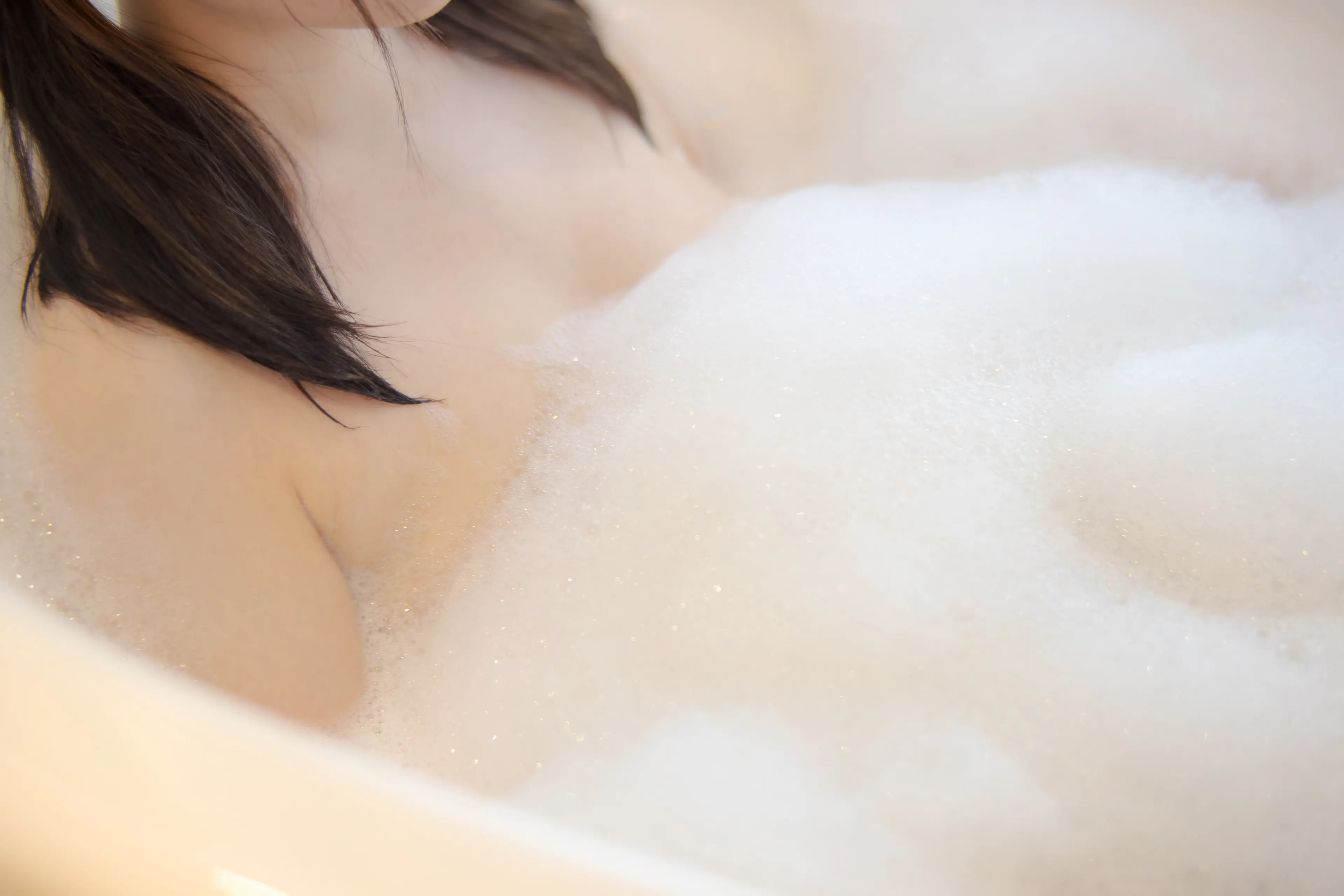 森萝财团 AIKA万元私定 浴缸少女 全裸泡泡浴 [158P]