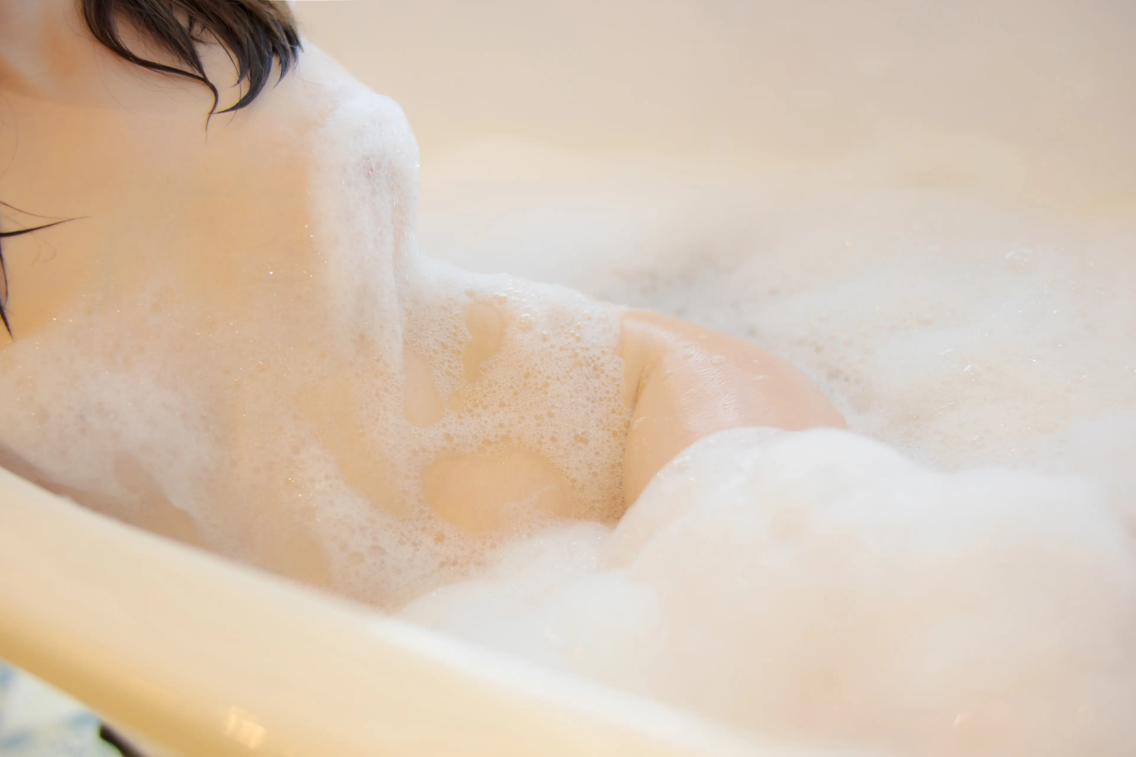 森萝财团 AIKA万元私定 浴缸少女 全裸泡泡浴 [158P]