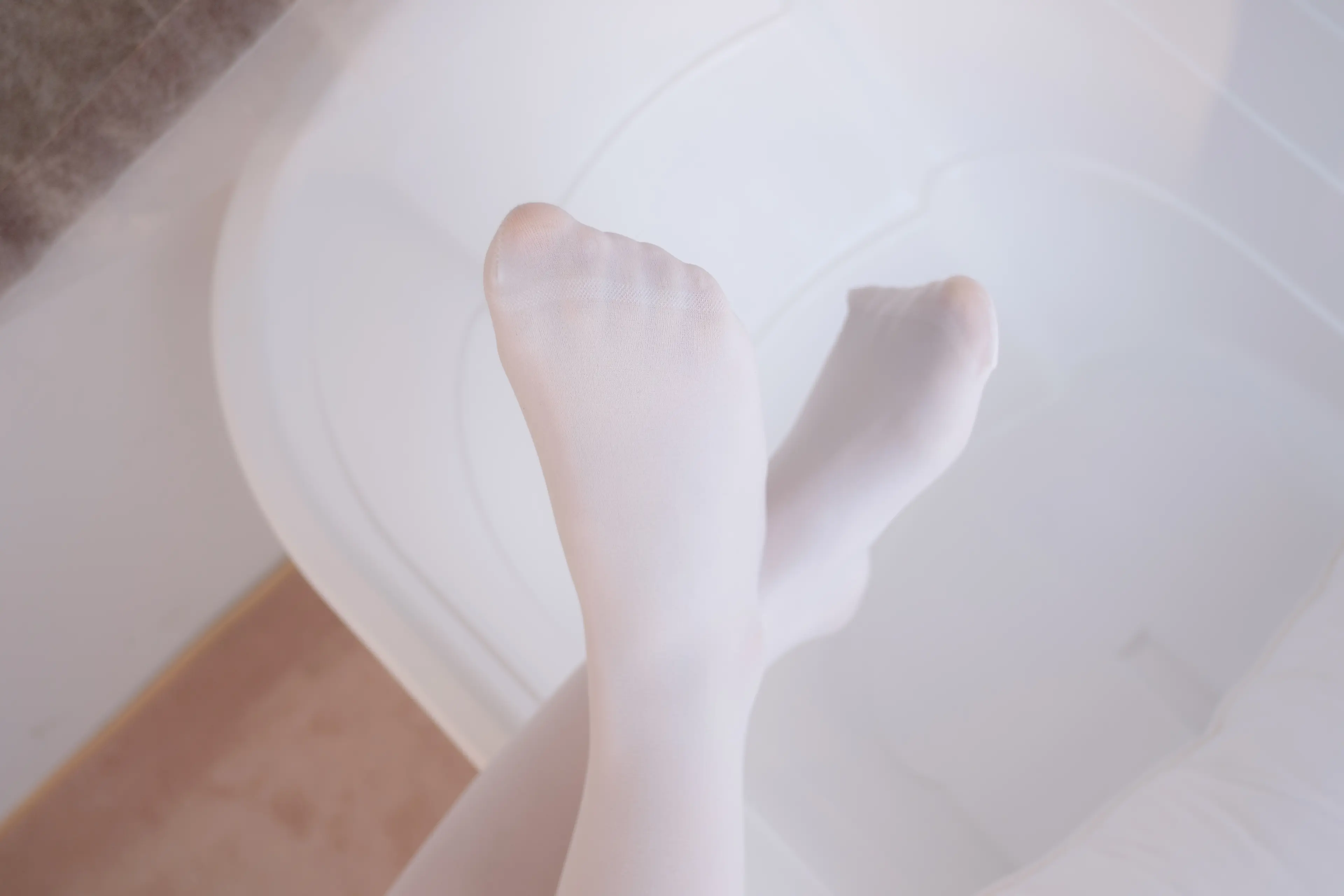 森萝财团 ALPHA 白丝红衣死库水 [76P]