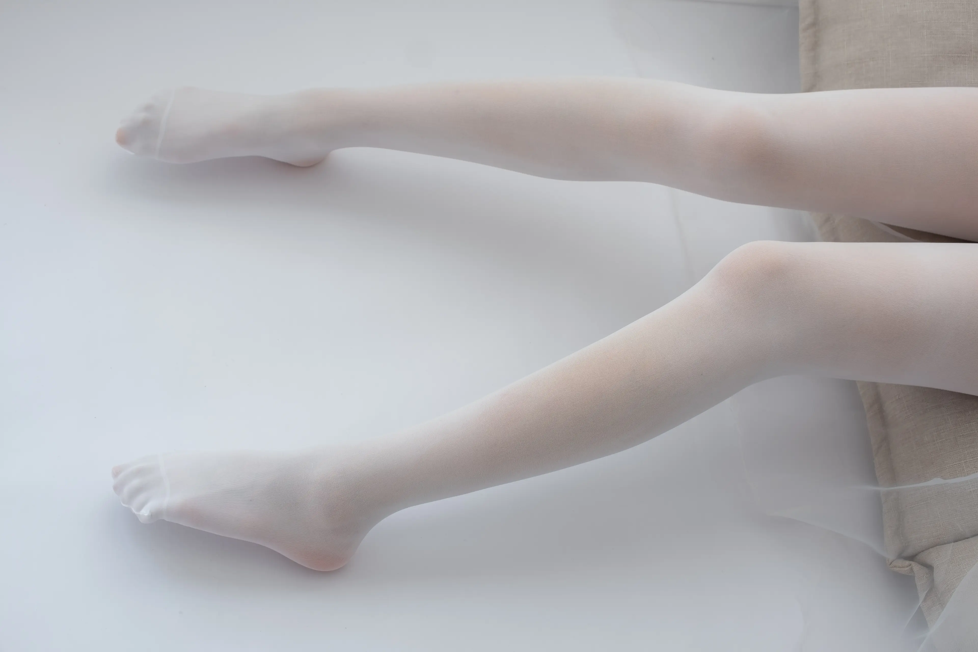 森萝财团 ALPHA 纯白丝足 纯纯的爱 [156P]