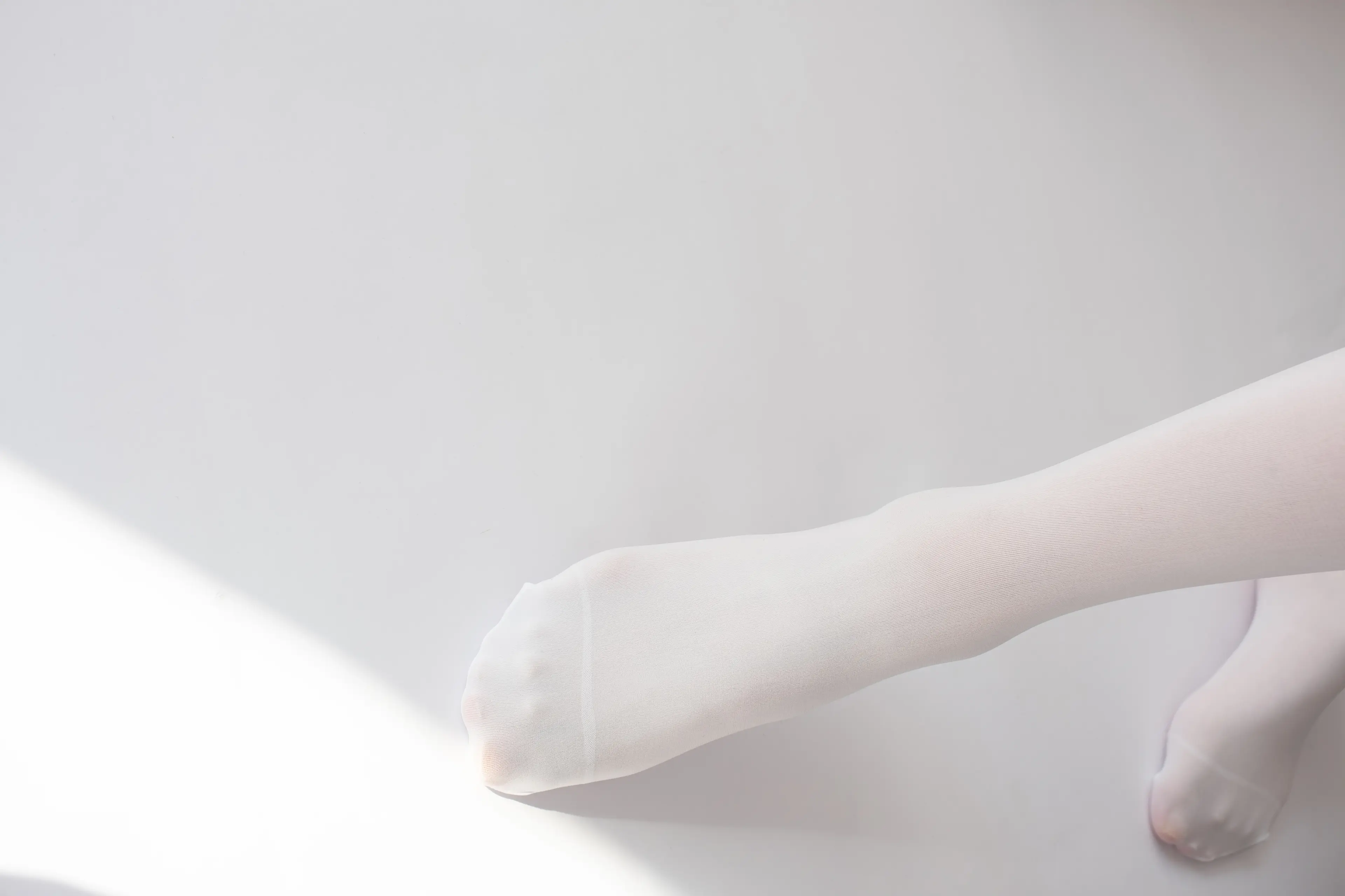 森萝财团 ALPHA 纯白丝足 纯纯的爱 [156P]