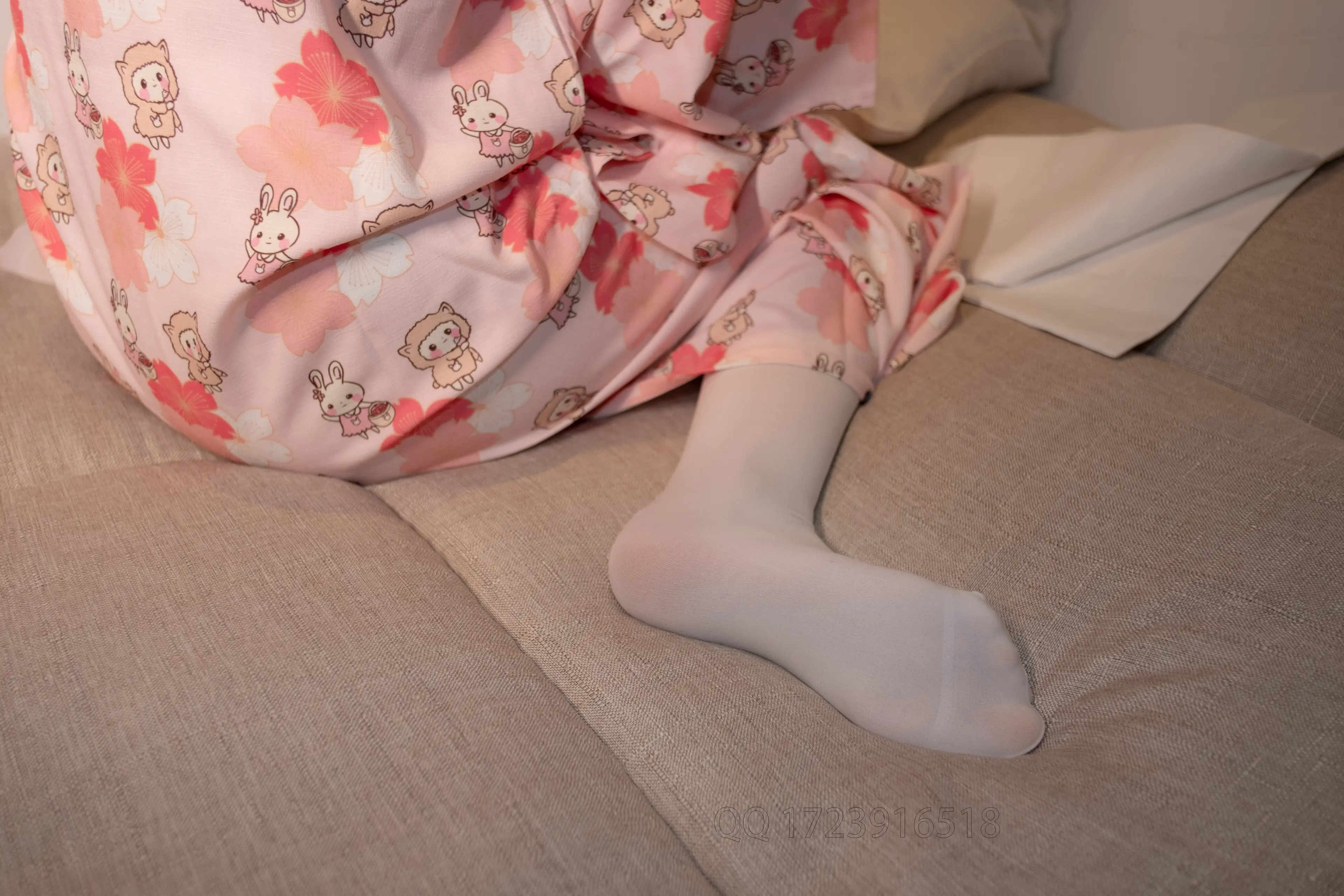 森萝财团 ALPHA 花姑娘白丝诱惑 [76P]