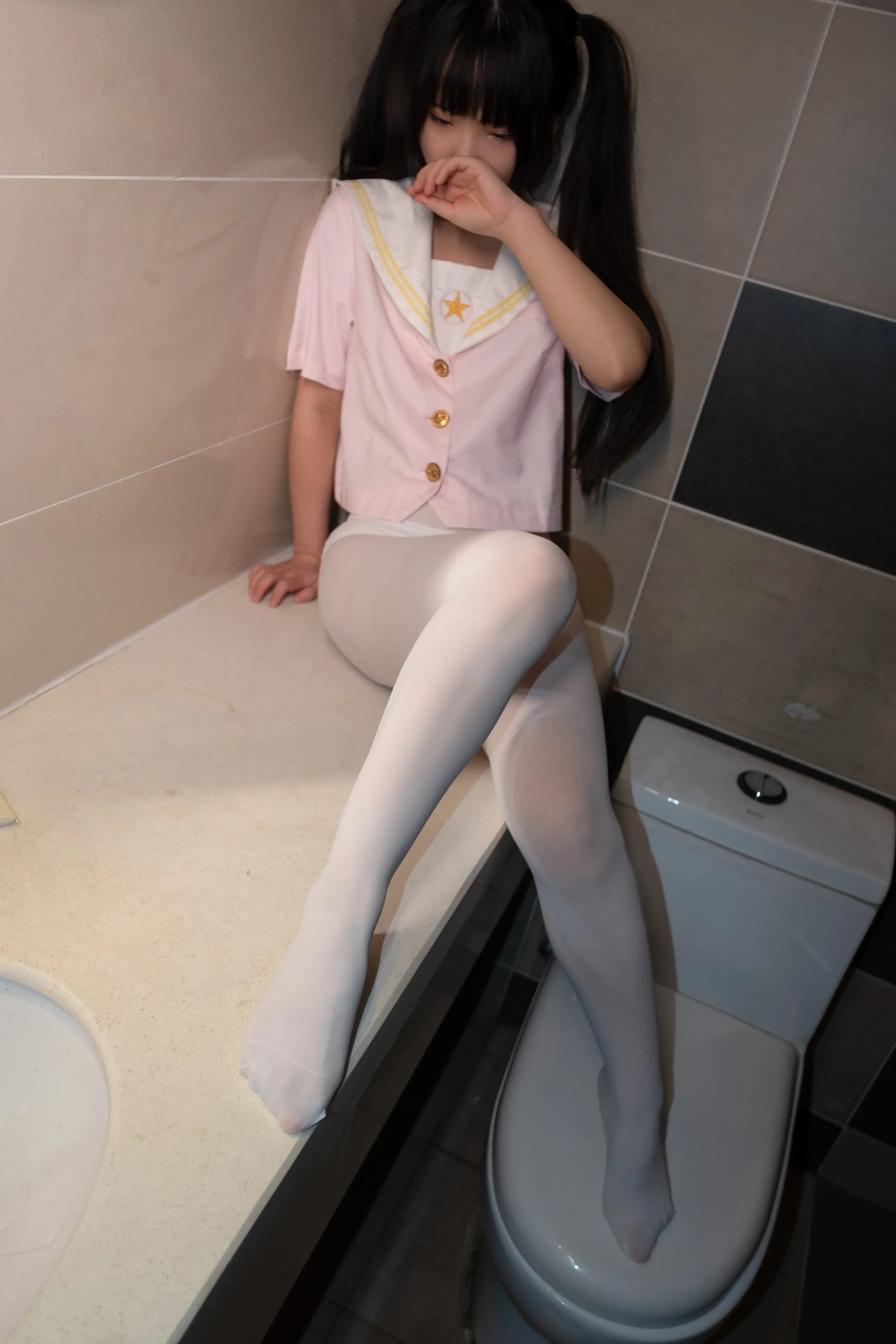 森萝财团 ALPHA 酒店粉红女孩SM白丝 [102P]