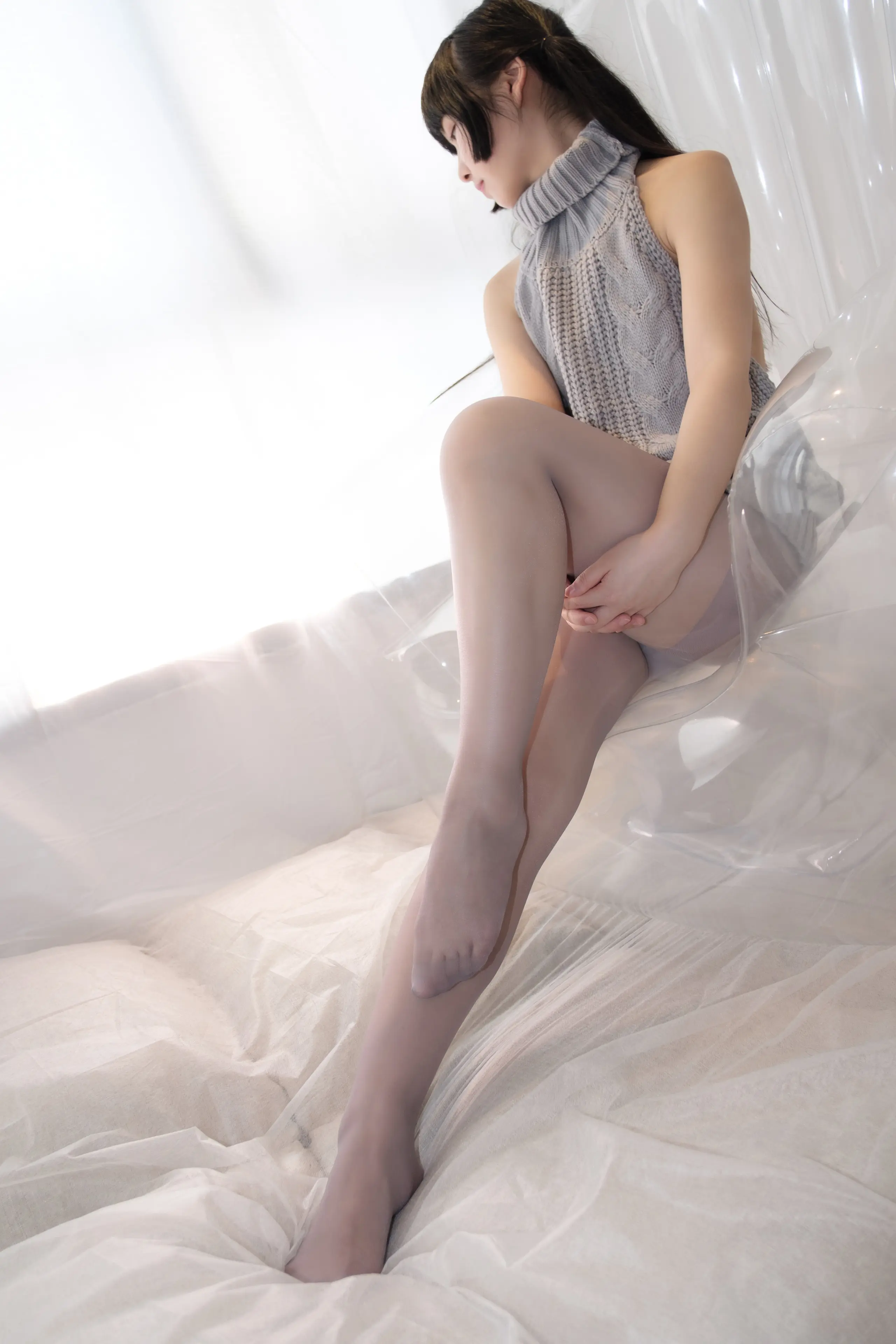 森萝财团 ALPHA 露背毛衣少女的丝秀 [98P]