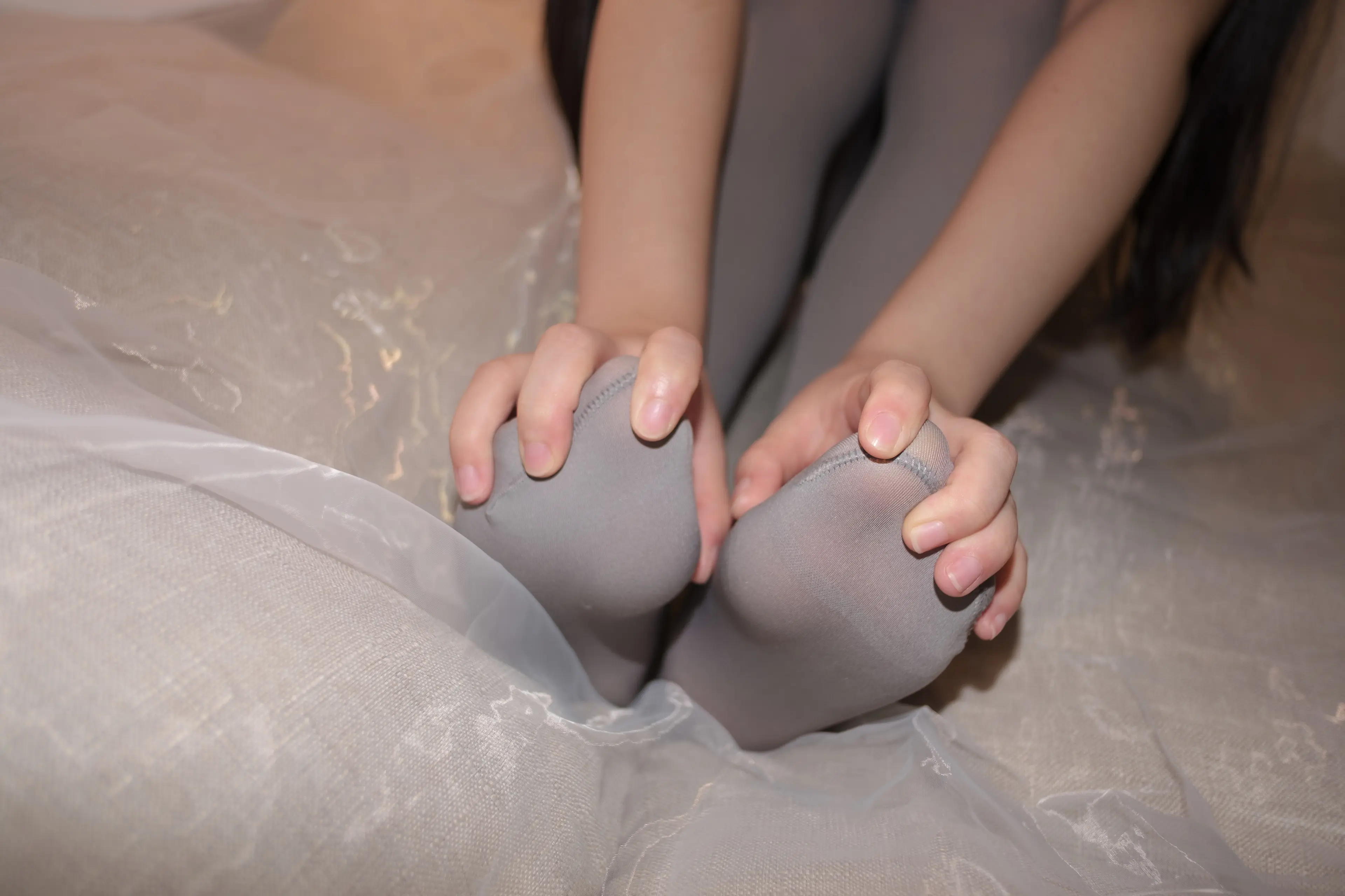 森萝财团 ALPHA 露背毛衣少女的丝秀 [98P]