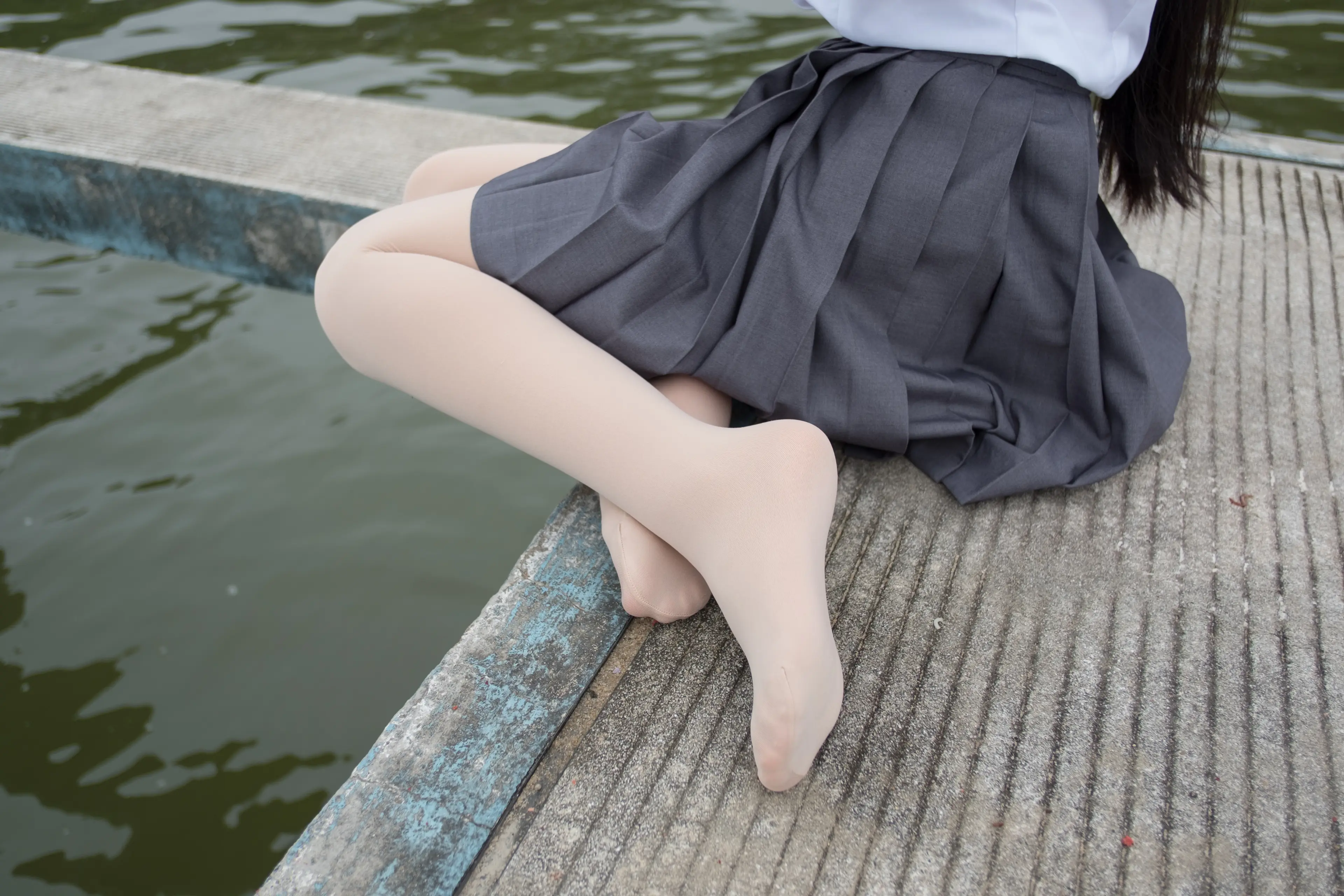 森萝财团 BETA 女生的白衬衣 [75P]