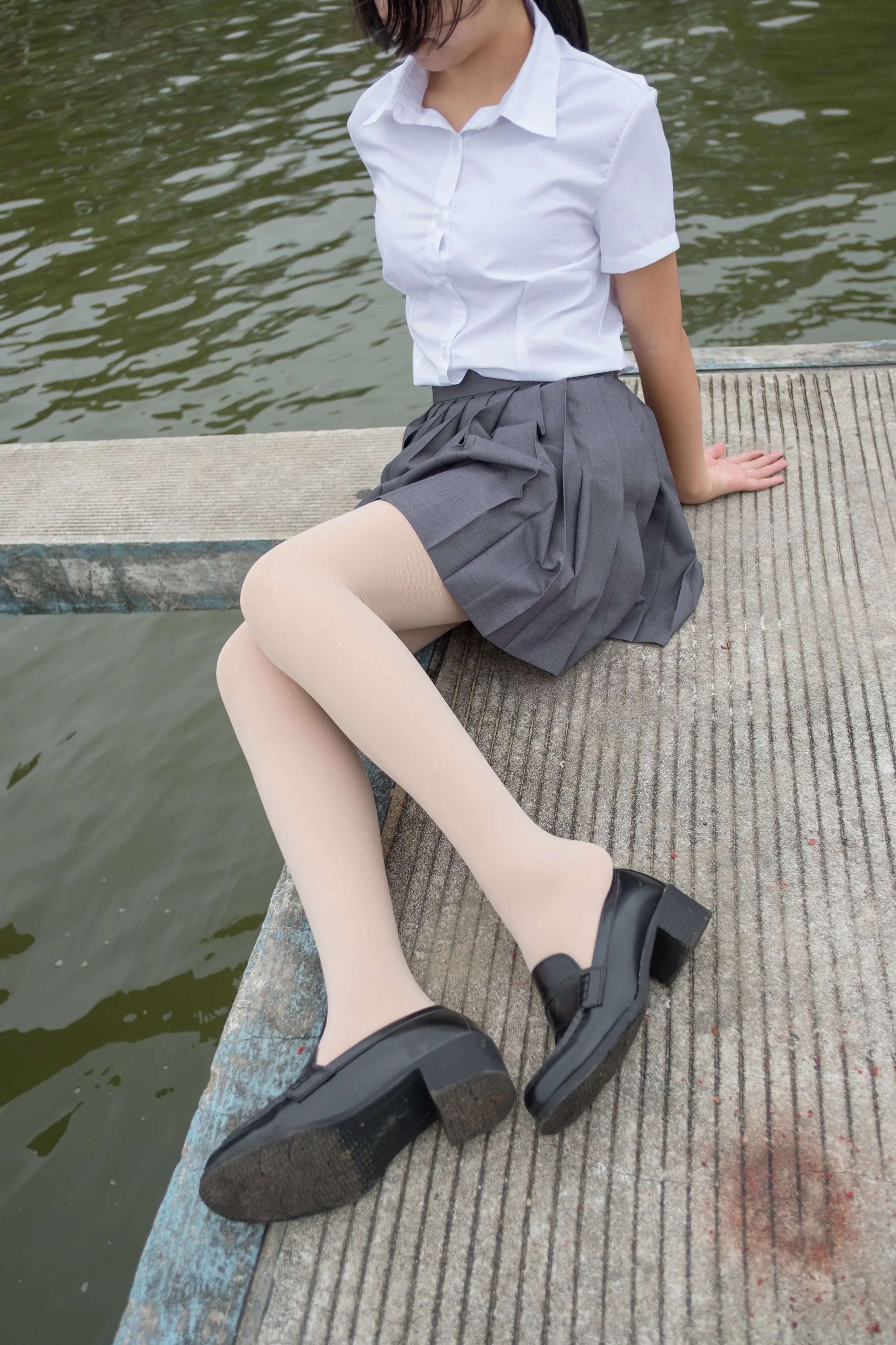 森萝财团 BETA 女生的白衬衣 [75P]