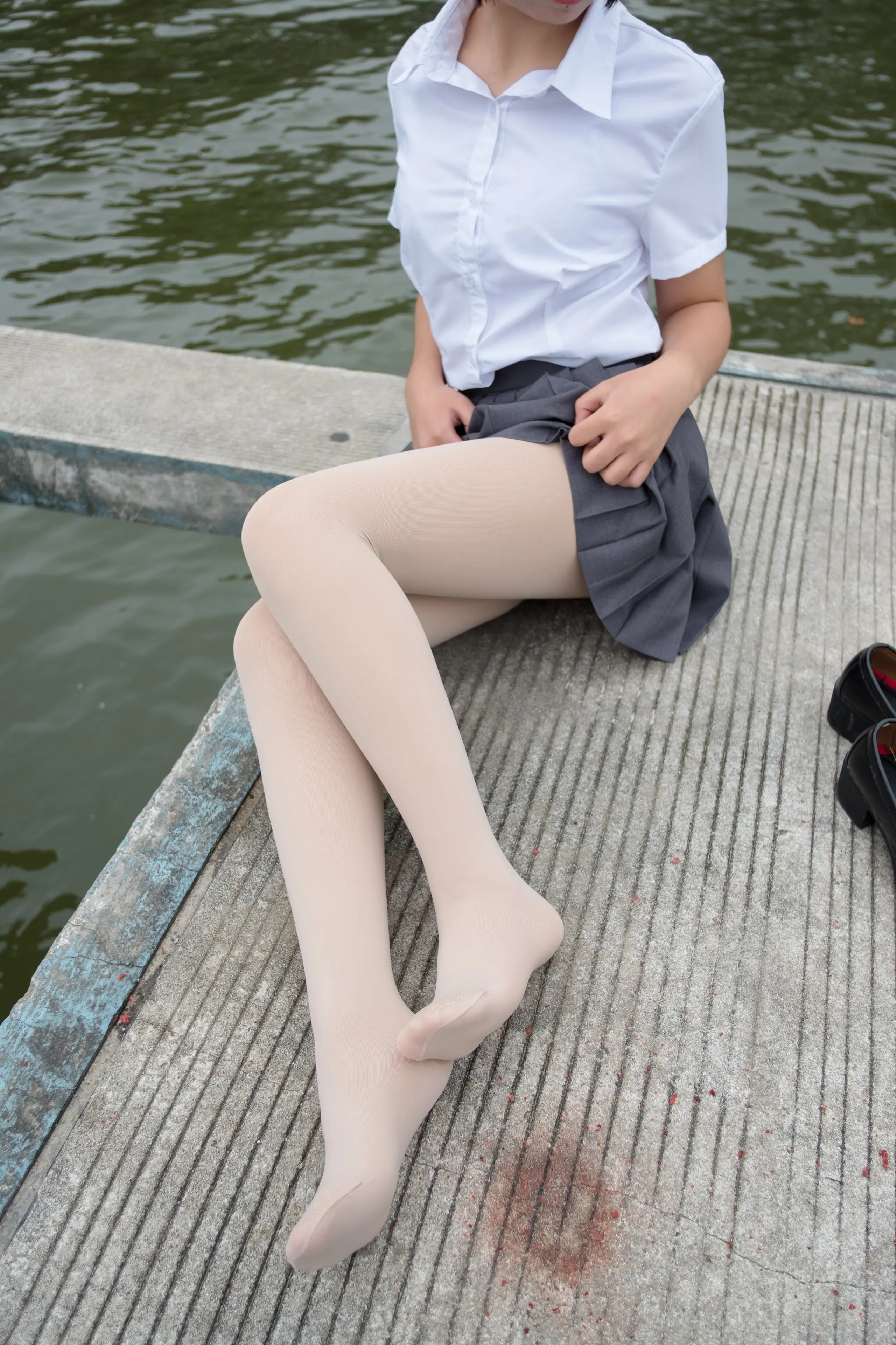 森萝财团 BETA 女生的白衬衣 [75P]