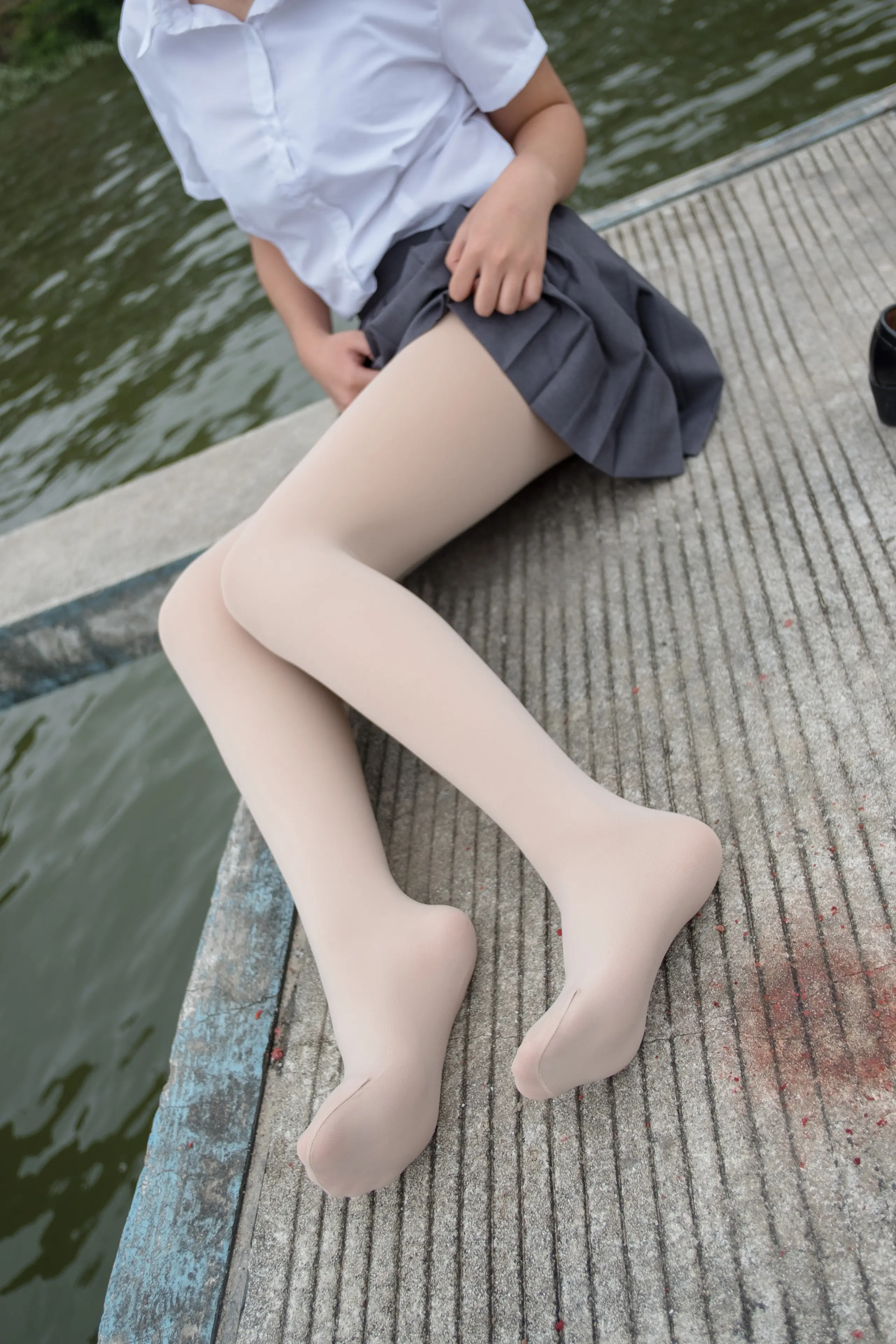 森萝财团 BETA 女生的白衬衣 [75P]