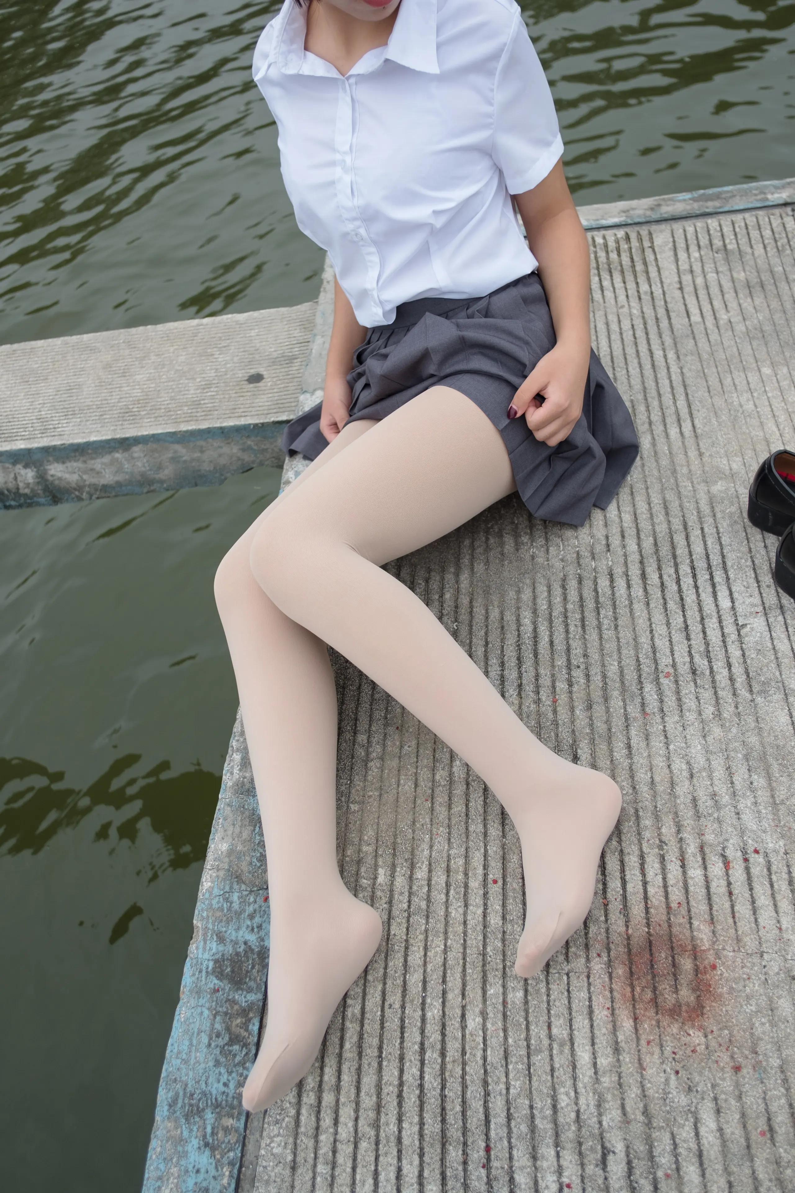 森萝财团 BETA 女生的白衬衣 [75P]