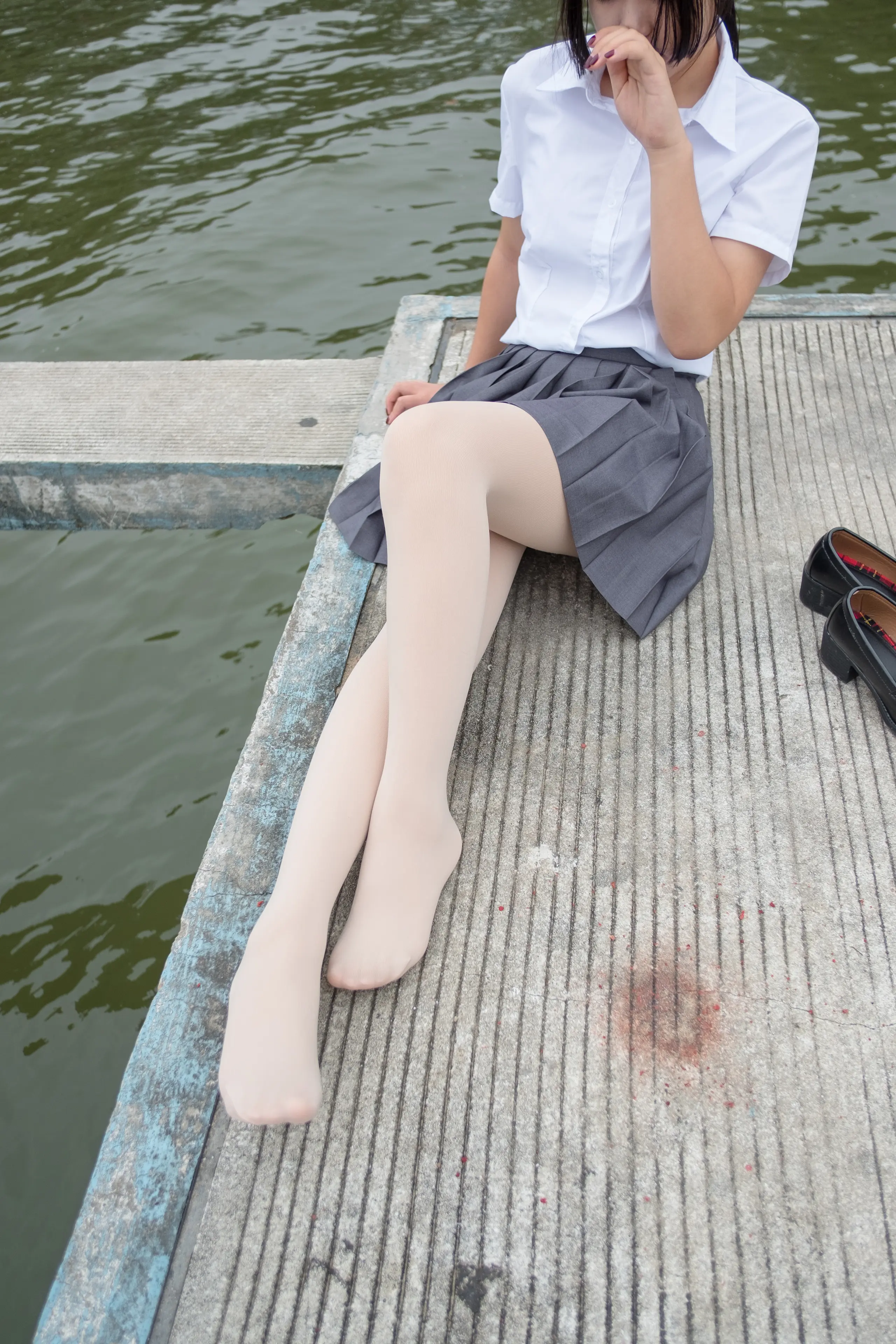 森萝财团 BETA 女生的白衬衣 [75P]