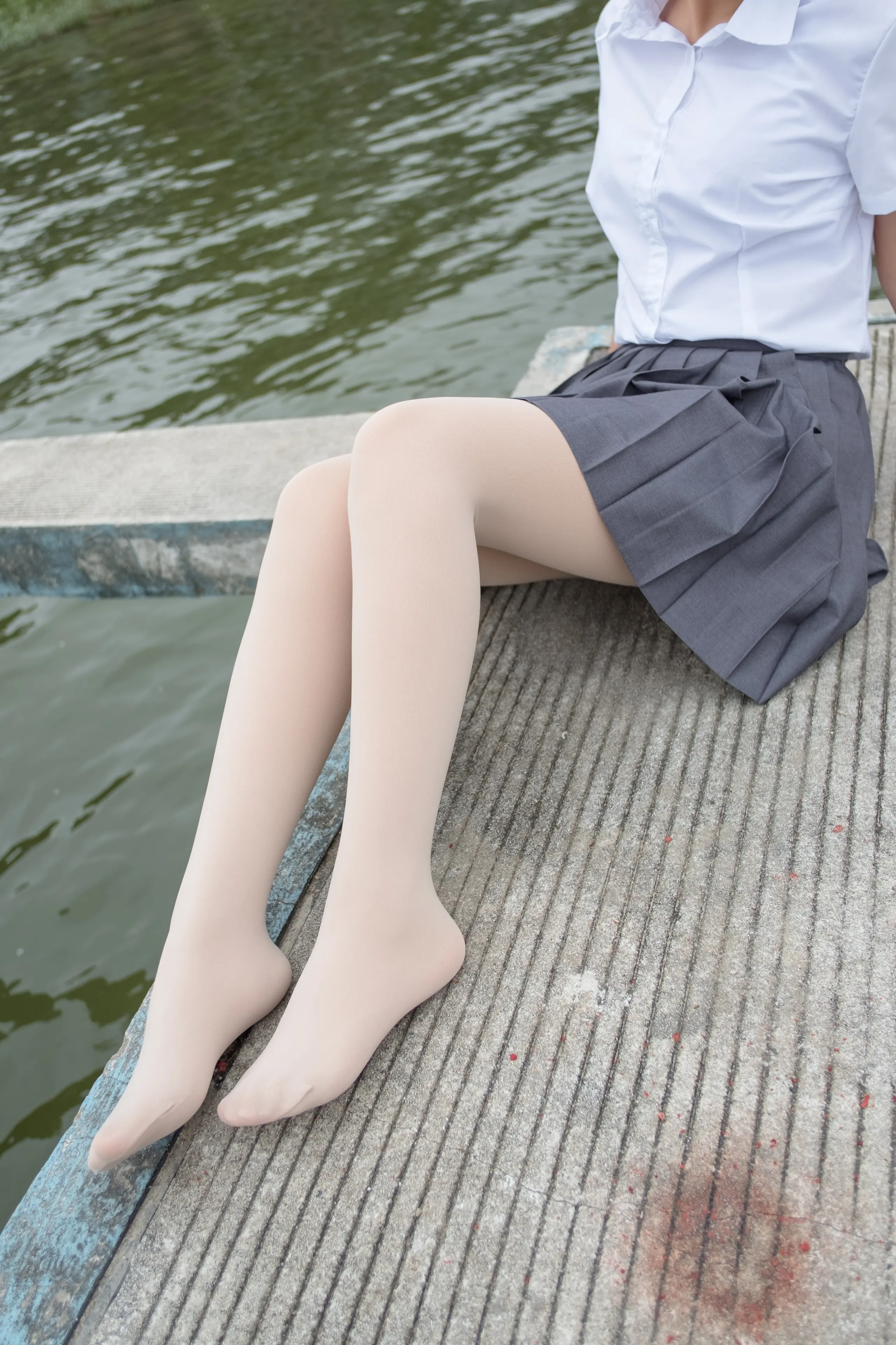 森萝财团 BETA 女生的白衬衣 [75P]