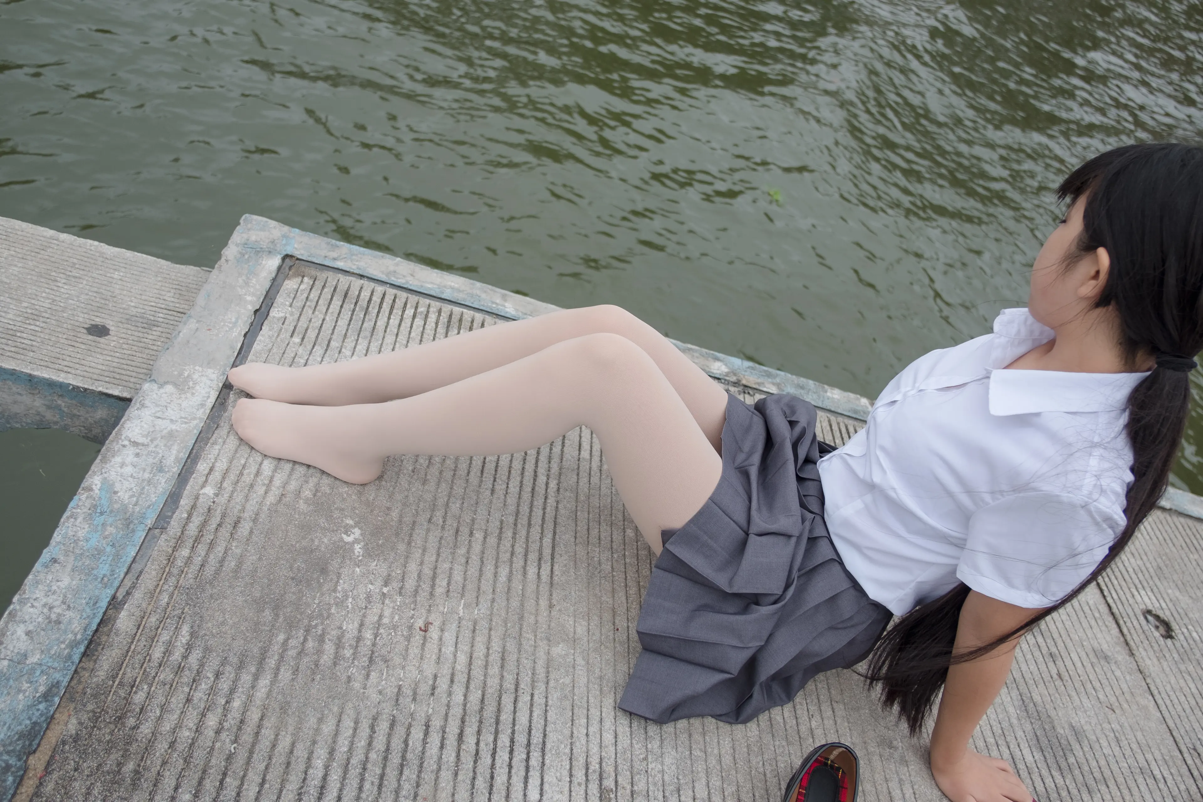 森萝财团 BETA 女生的白衬衣 [75P]