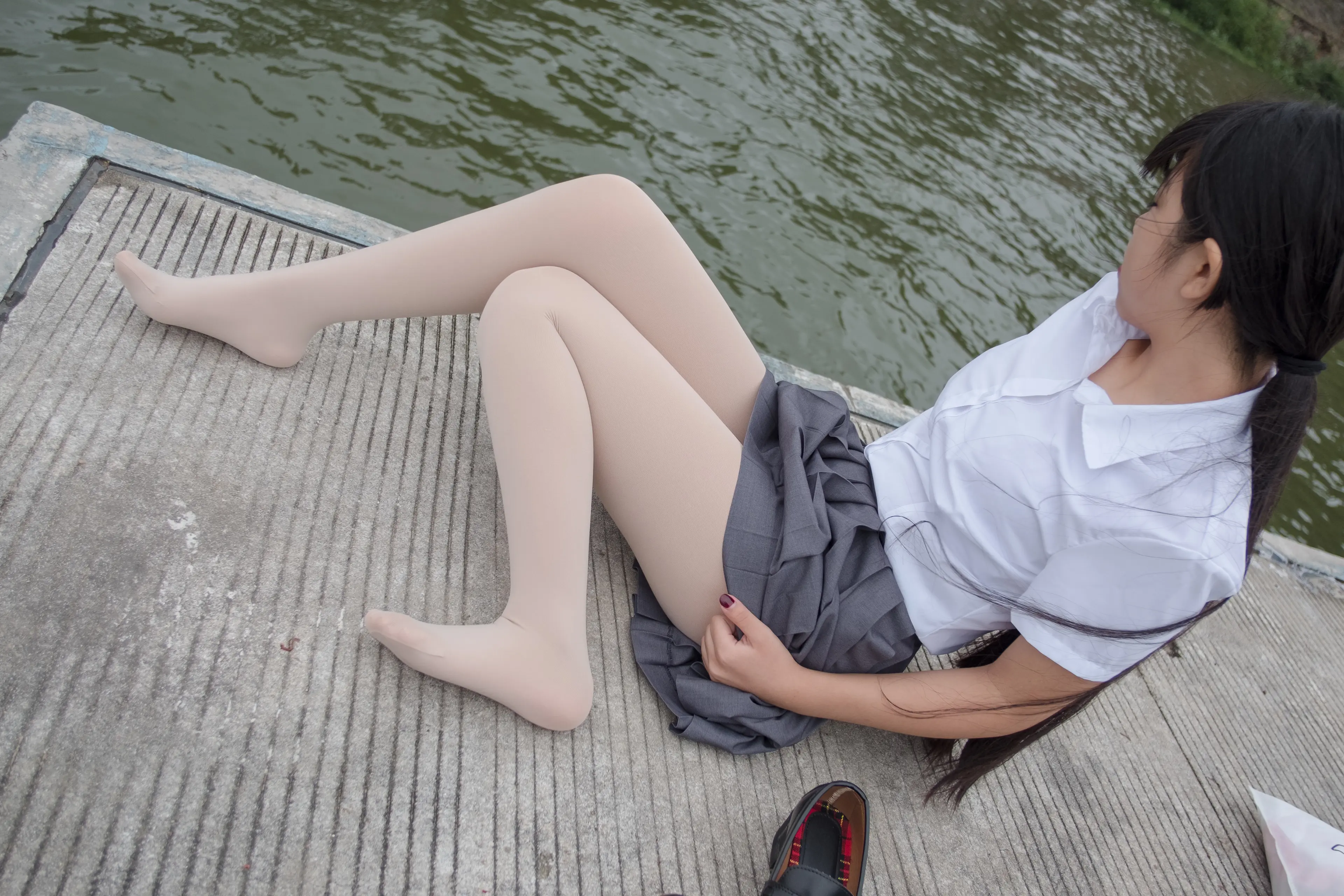 森萝财团 BETA 女生的白衬衣 [75P]