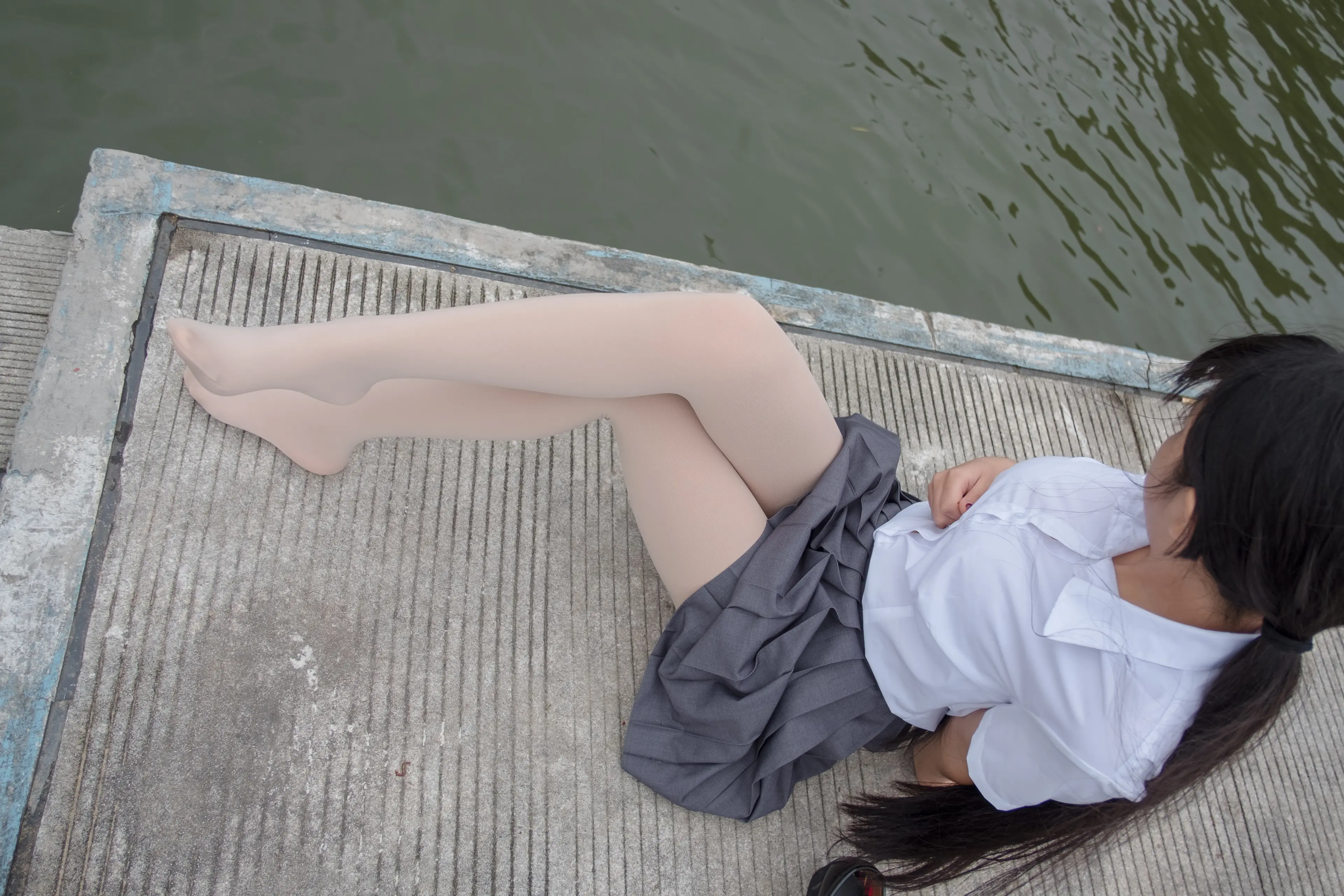 森萝财团 BETA 女生的白衬衣 [75P]