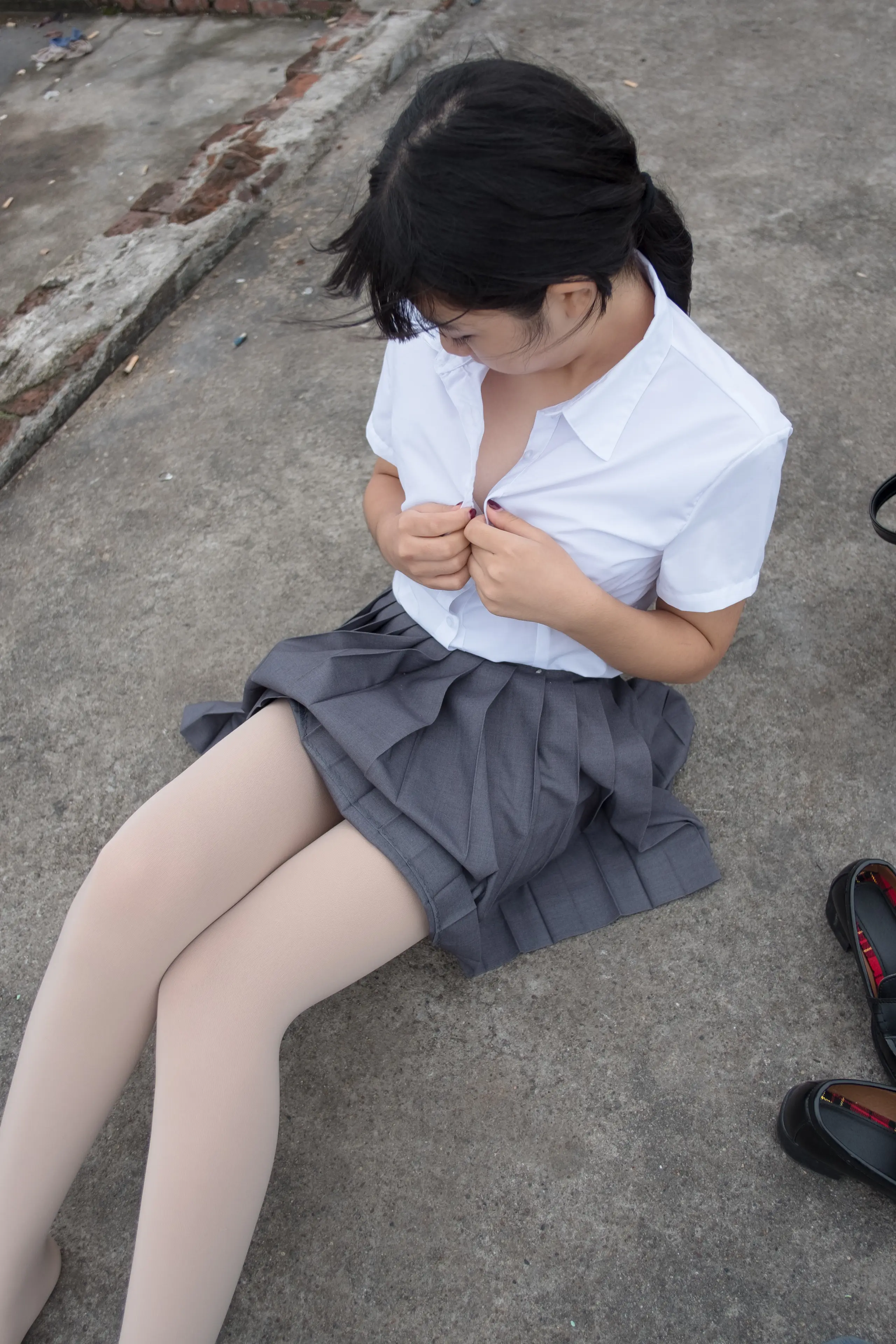 森萝财团 BETA 女生的白衬衣 [75P]