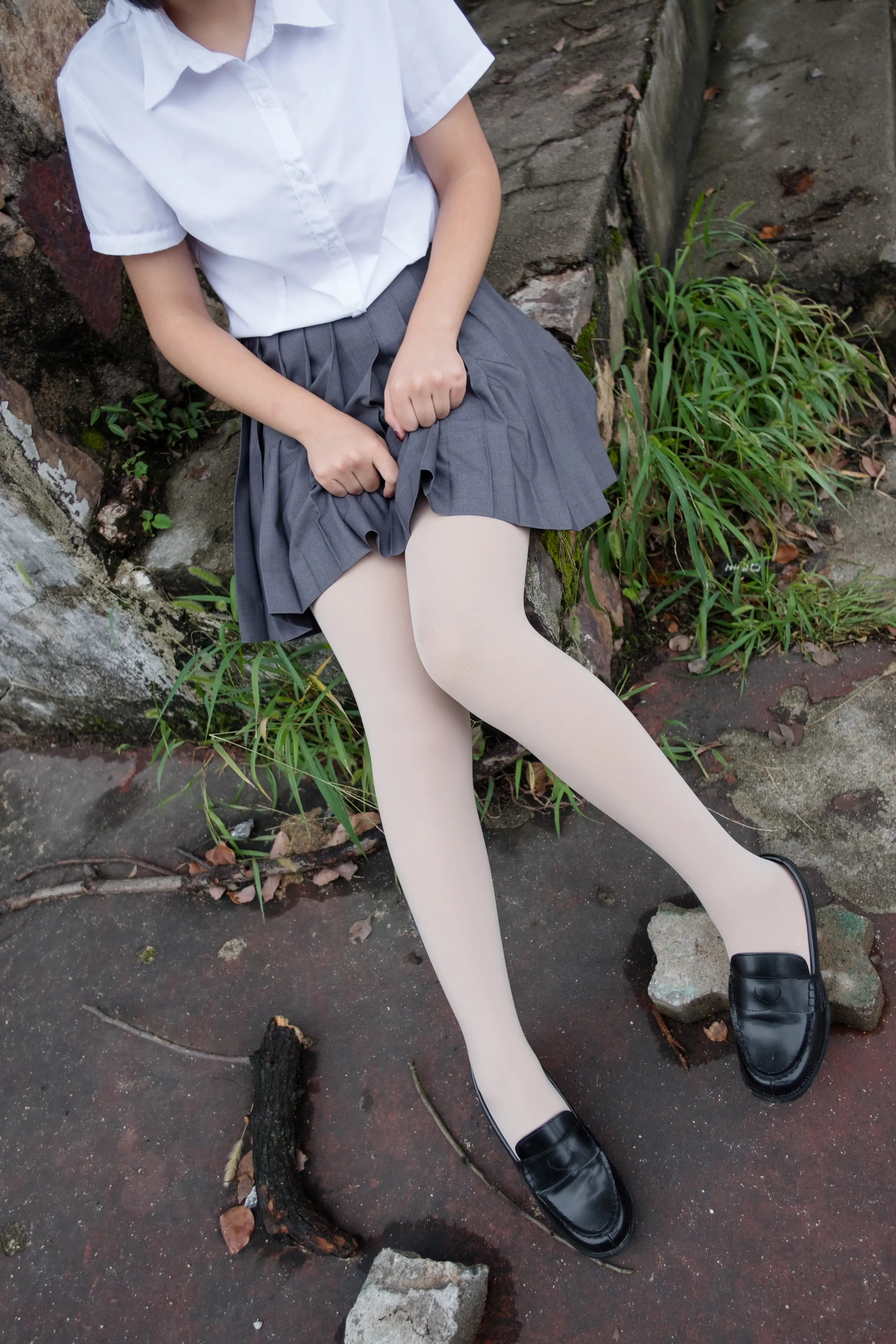 森萝财团 BETA 女生的白衬衣 [75P]