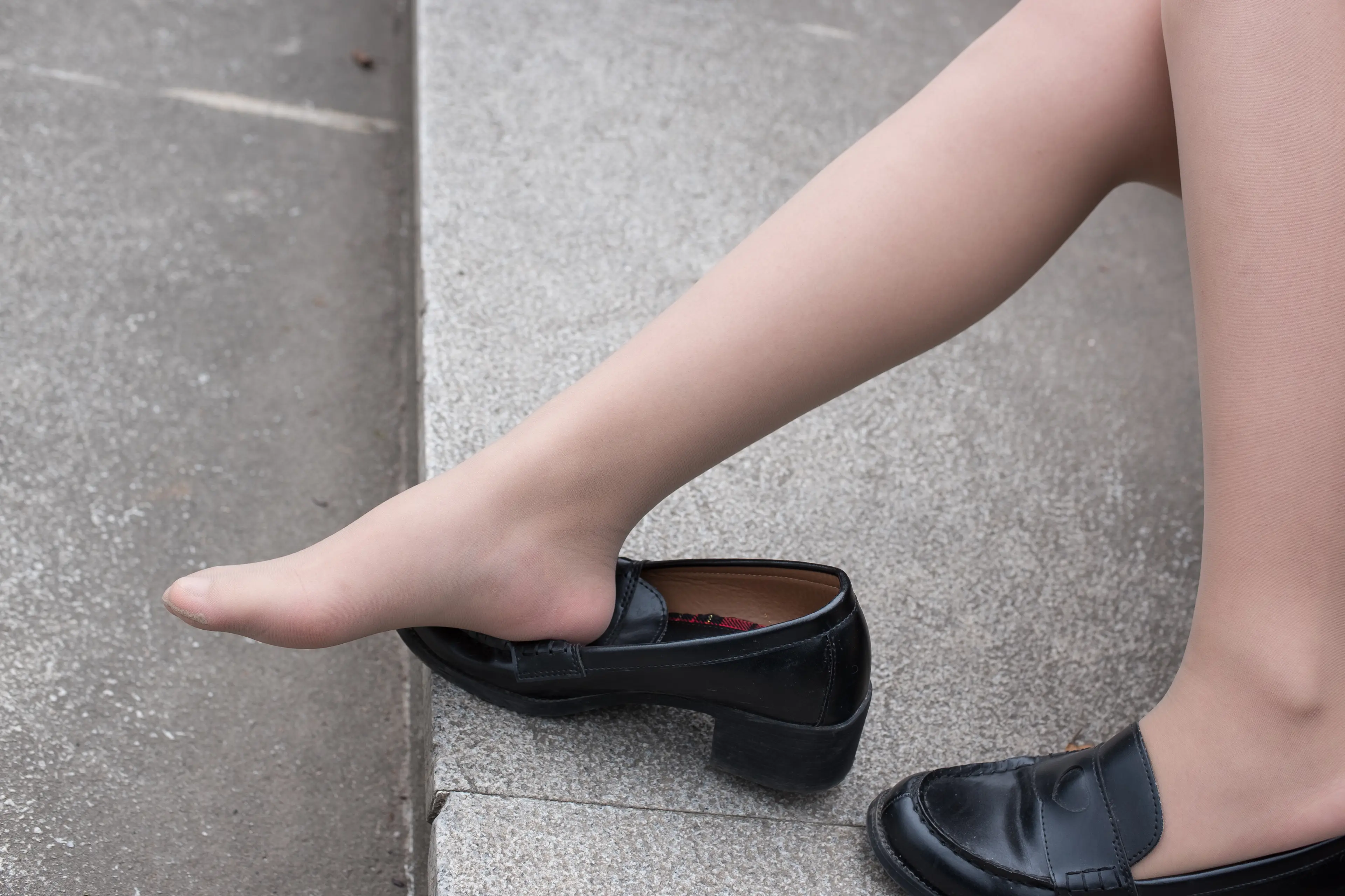 森萝财团 BETA 学妹户外肉丝美足 [87P]