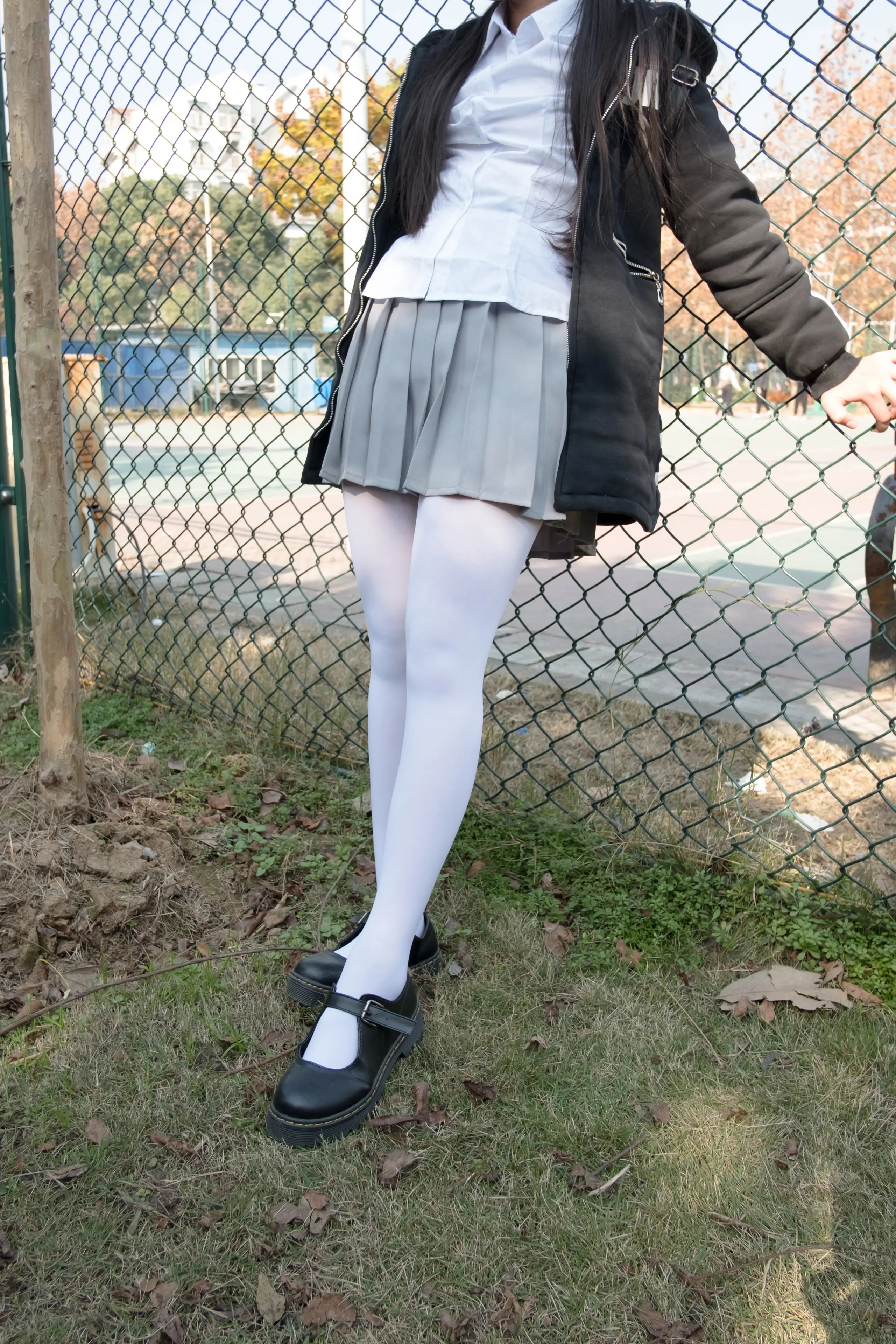 森萝财团 BETA 户外丝足秀 [63P]