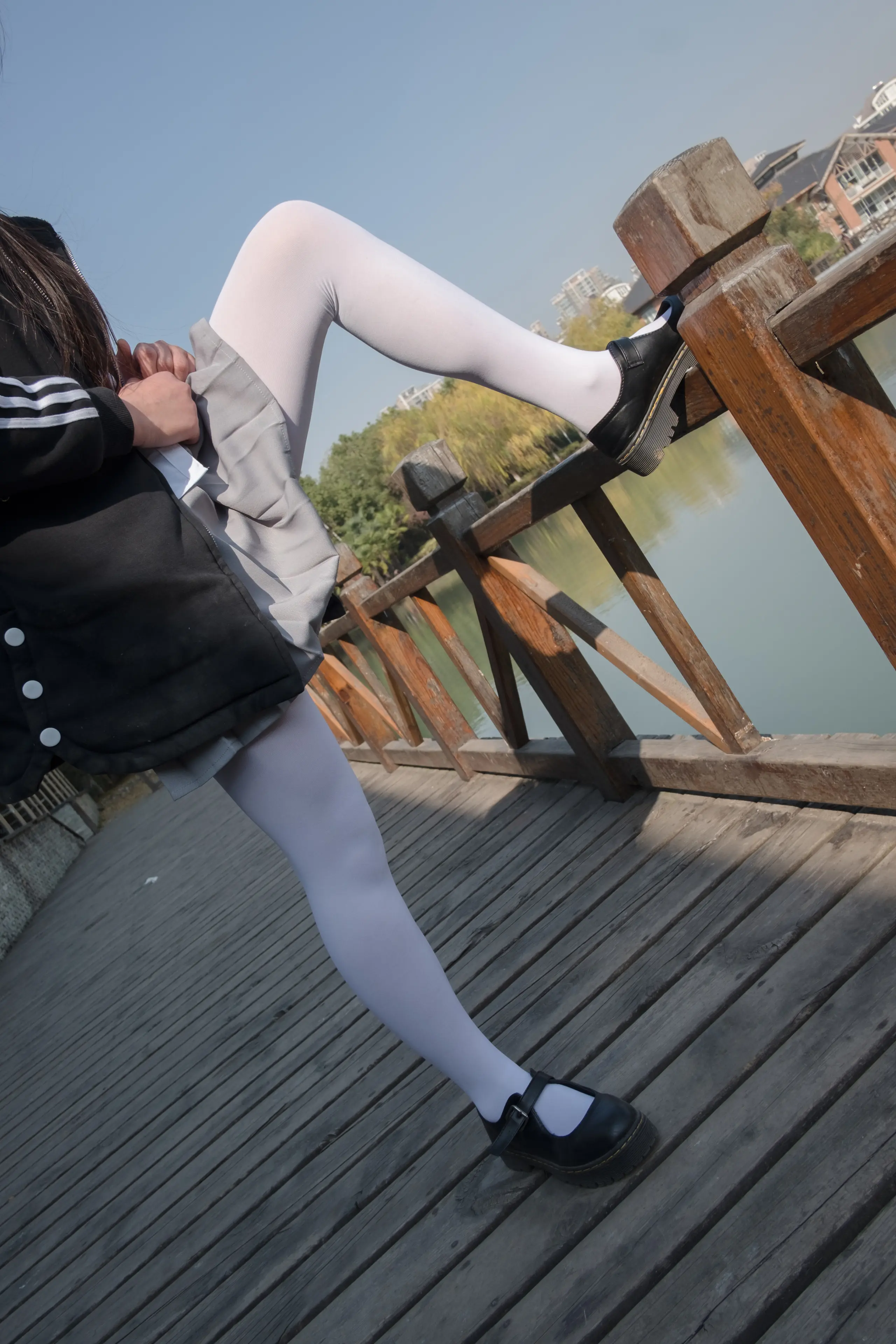 森萝财团 BETA 户外丝足秀 [63P]