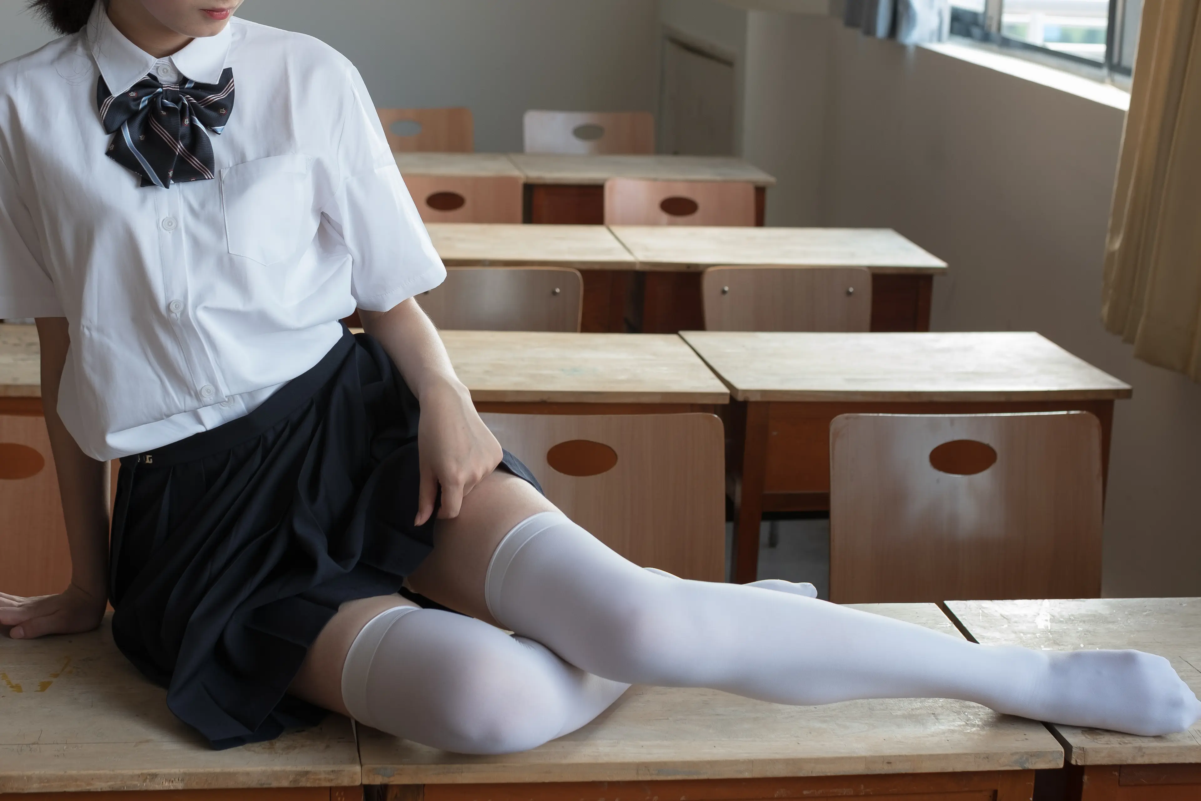 森萝财团 BETA 教室里的JK白丝少女 [66P]