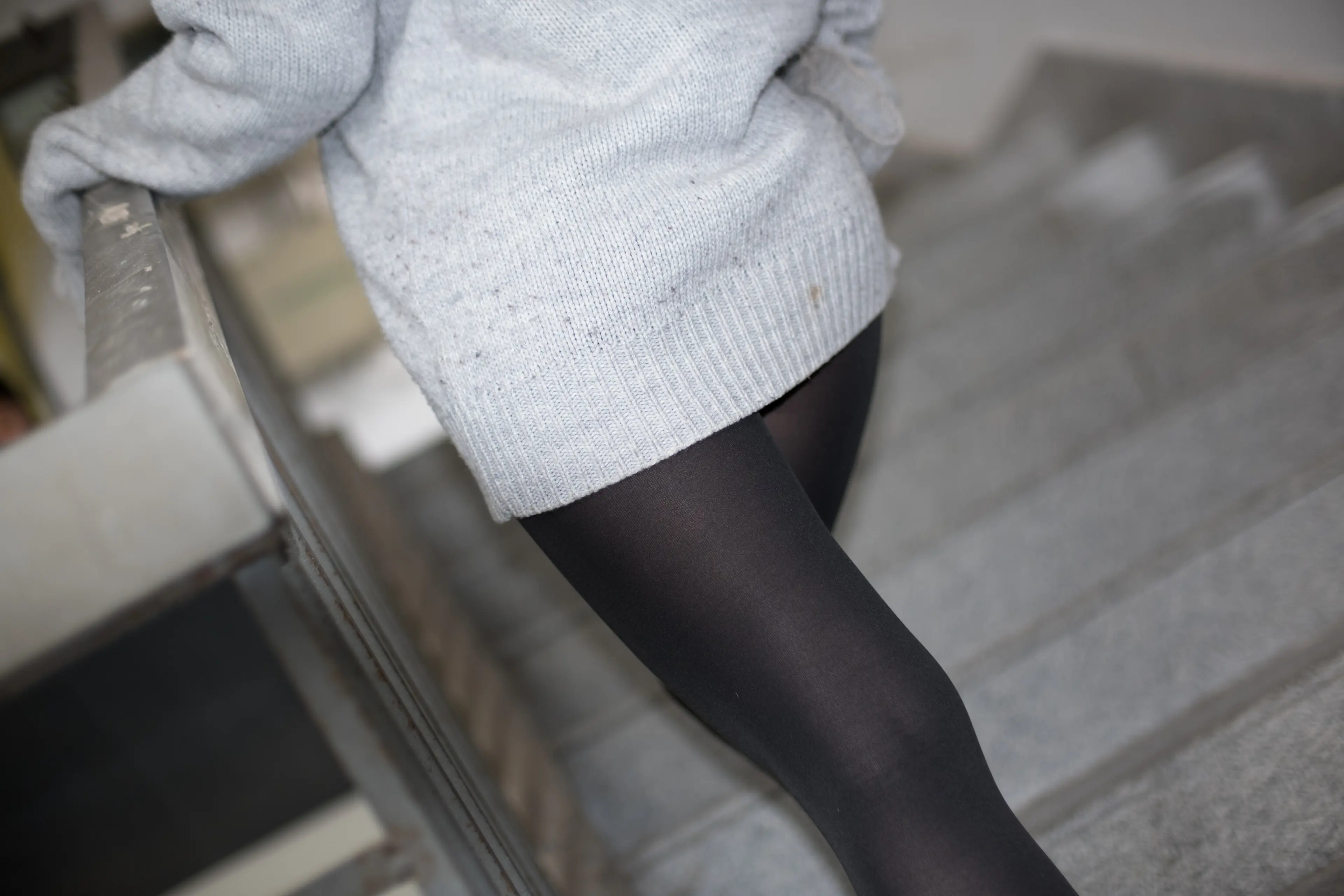 森萝财团 BETA 楼梯间的黑丝小妹 [47P]