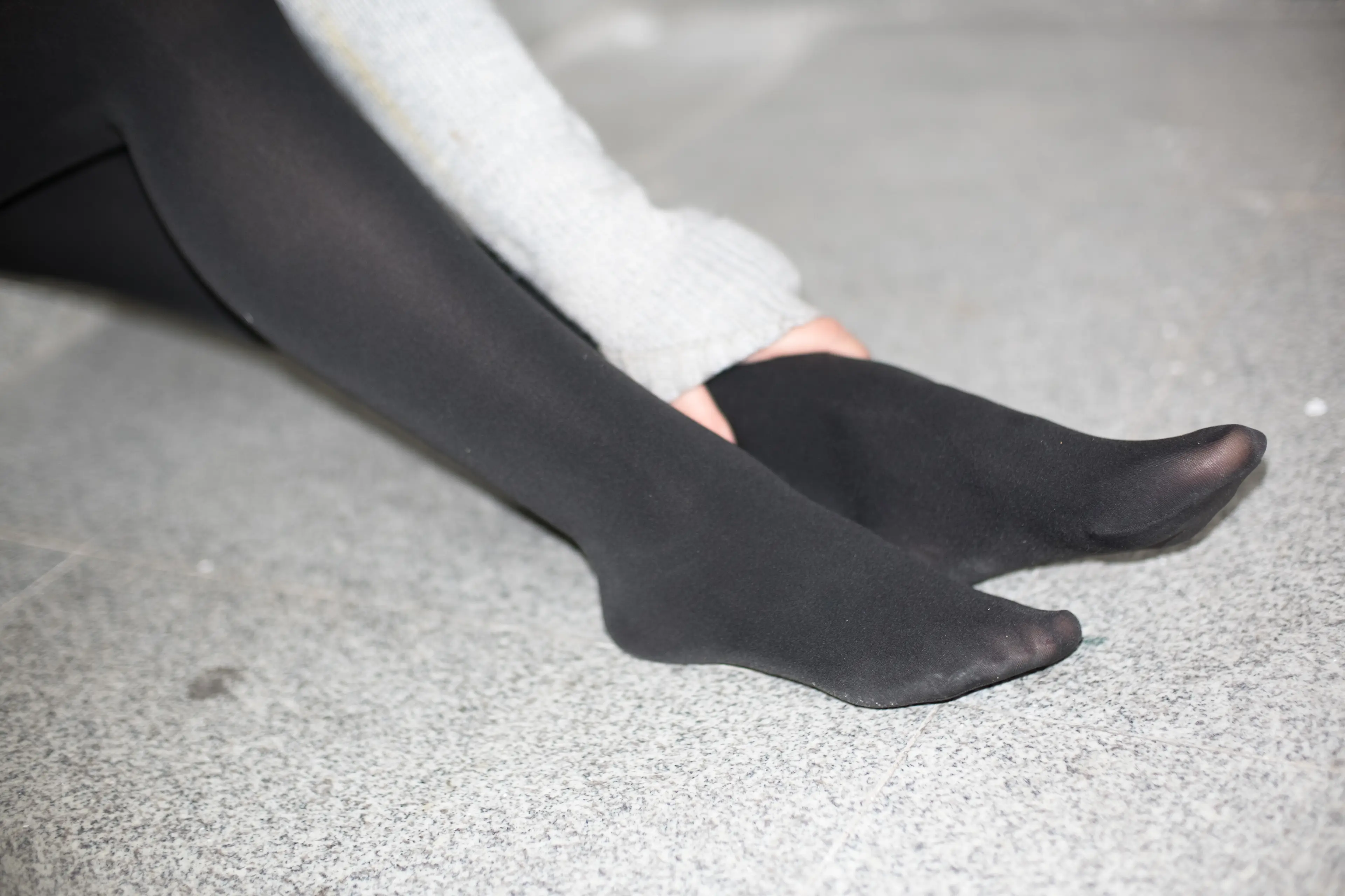 森萝财团 BETA 楼梯间的黑丝小妹 [47P]