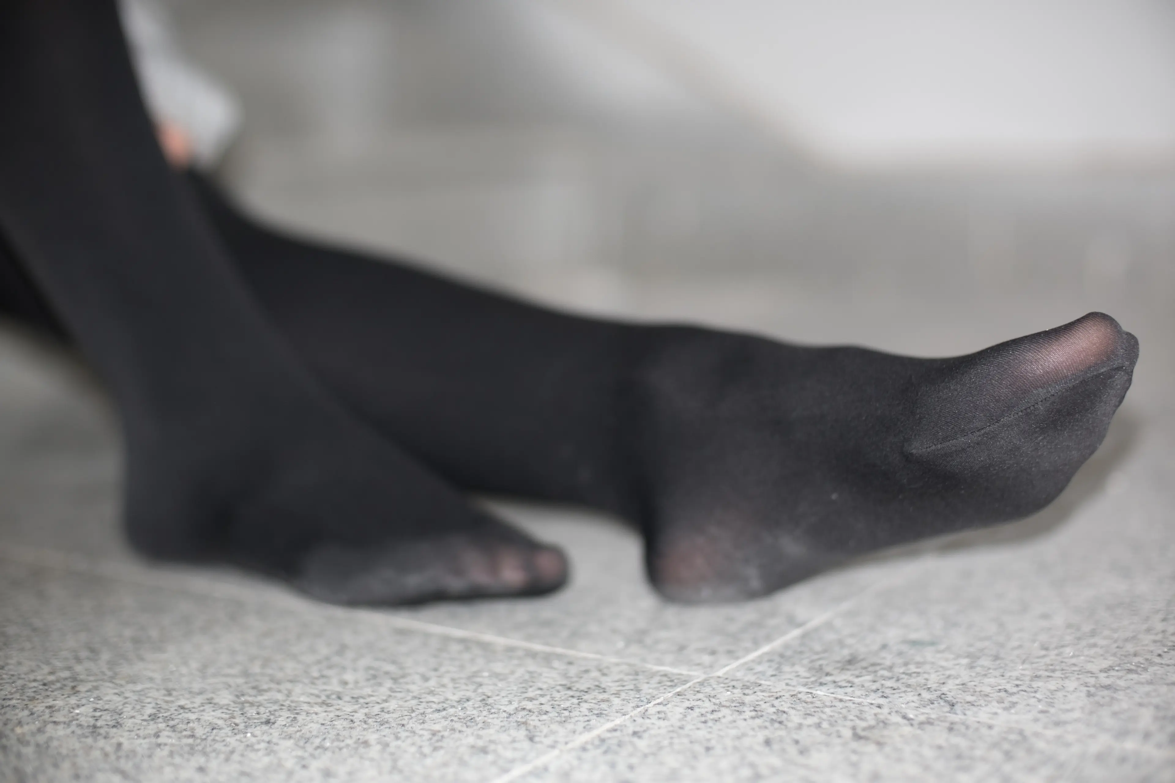 森萝财团 BETA 楼梯间的黑丝小妹 [47P]